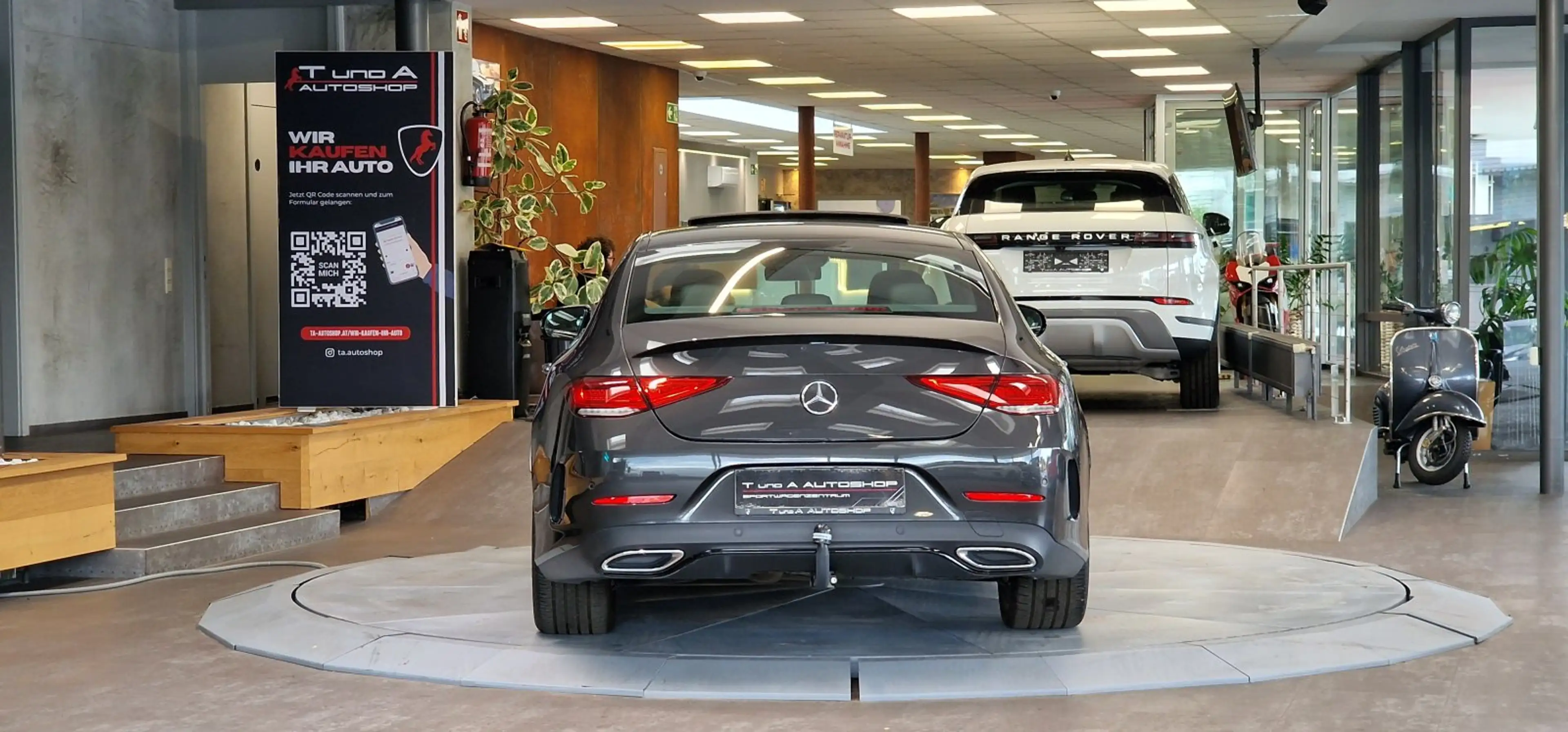 Mercedes-Benz CLS 350 d 4Matic AMG-Line Aut. *Schiebedach*360°*AHK* — photo 8