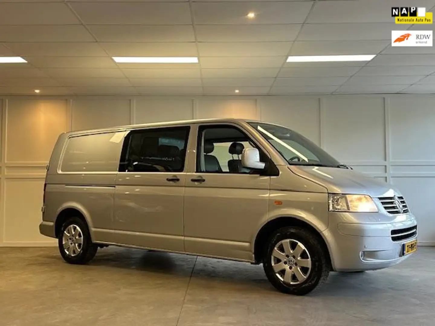 Volkswagen Transporter 2.5 TDI 4x4 2007 Airco Cruise Dubbele Cabine Zilver - 1