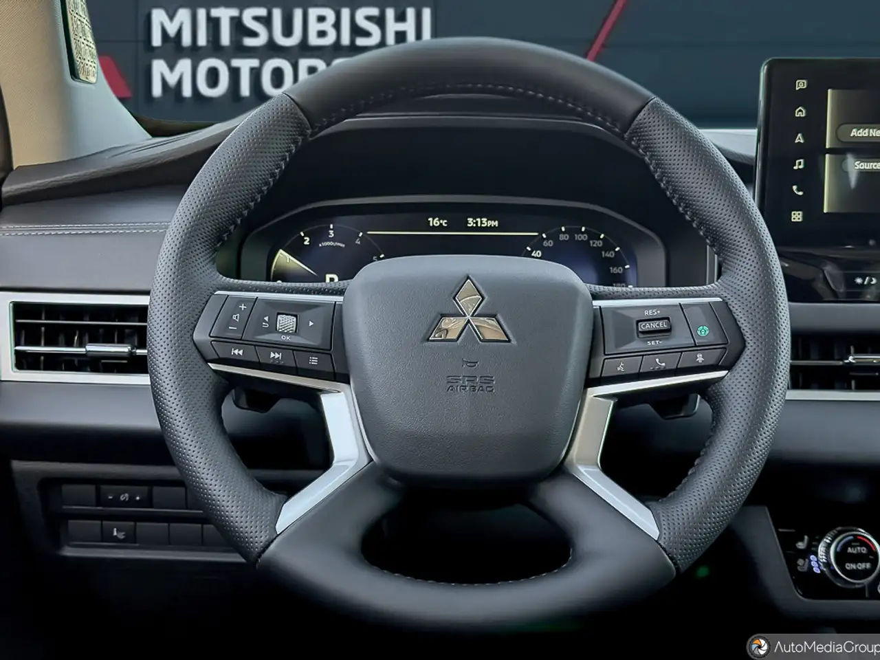 Mitsubishi Outlander снимка Mitsubishi Outlander