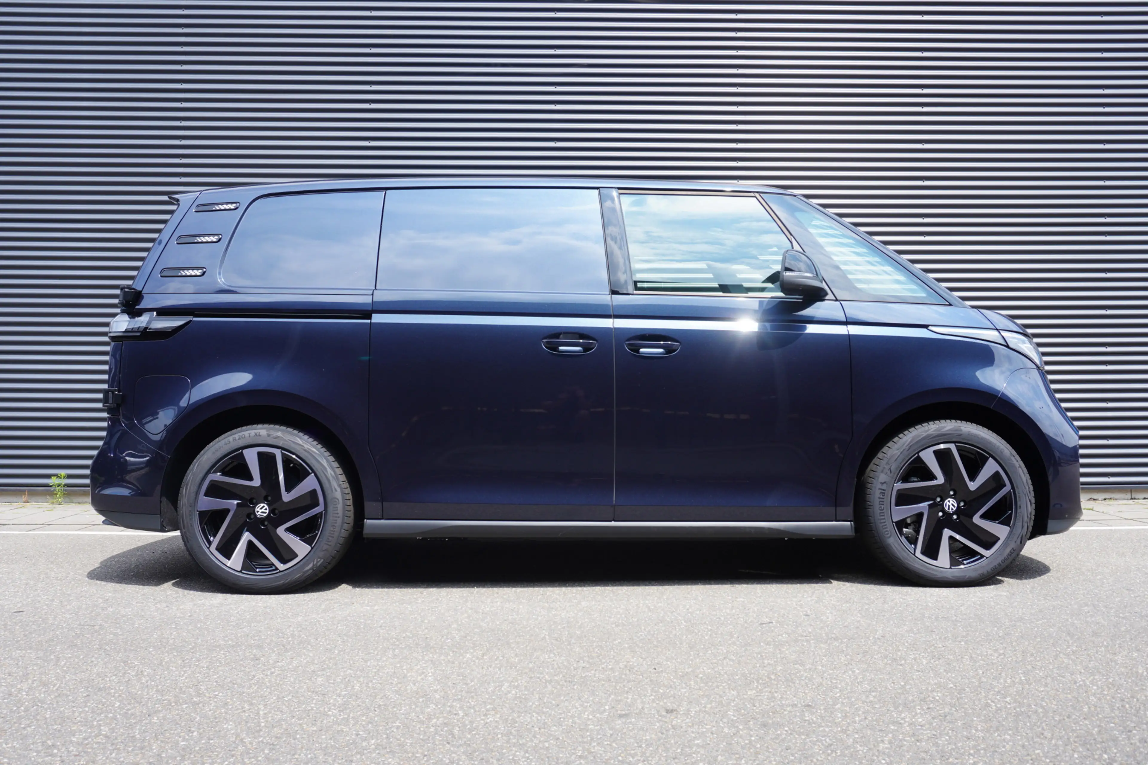 Volkswagen ID. Buzz Cargo ID. Buzz Cargo Bulli Limited Edition 286 pk, Achte — photo 3