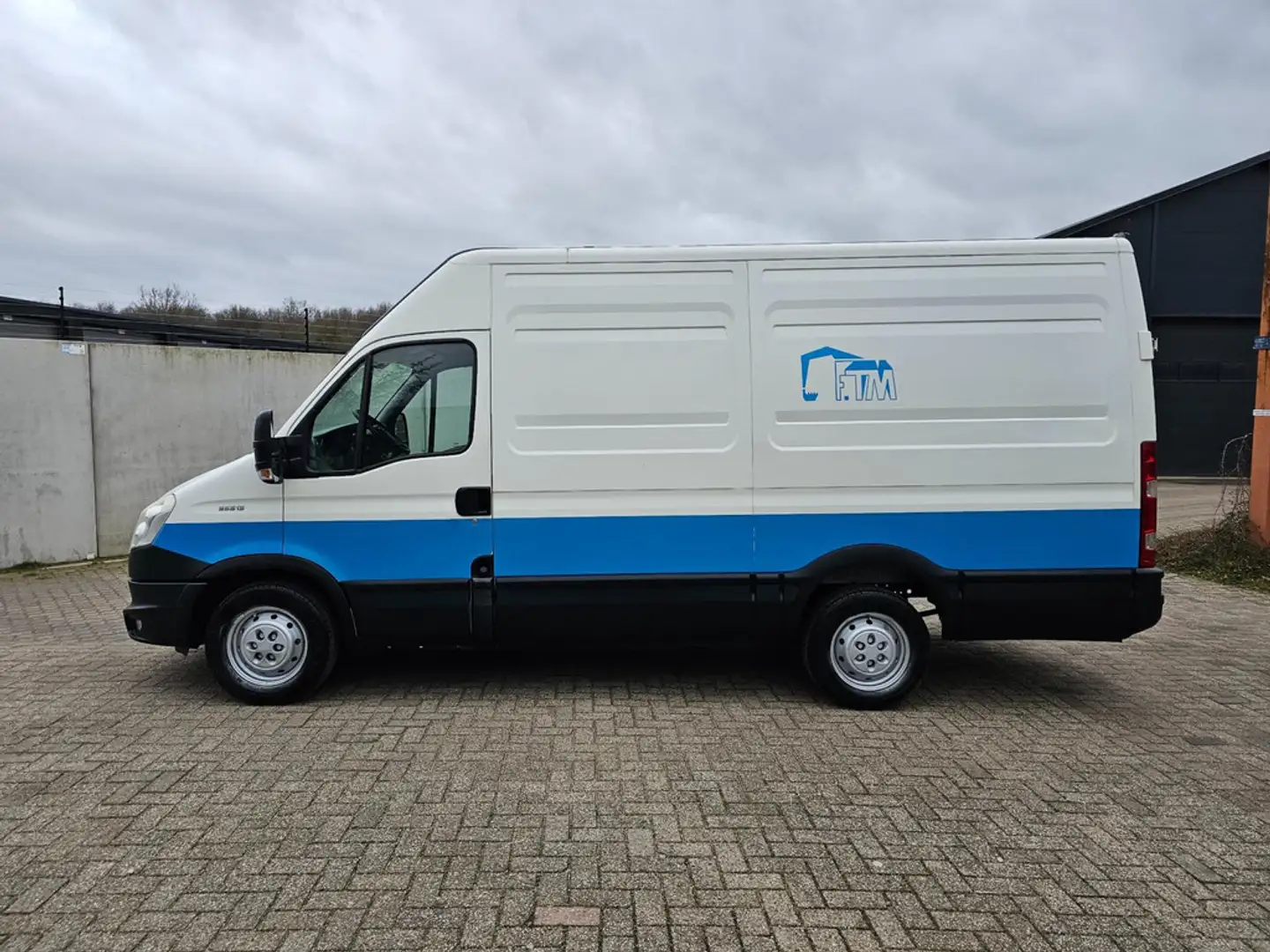 Iveco Daily 35S13V 330 H3L2 APK,NAP,TREKHAAK,AIRCO Wit - 2