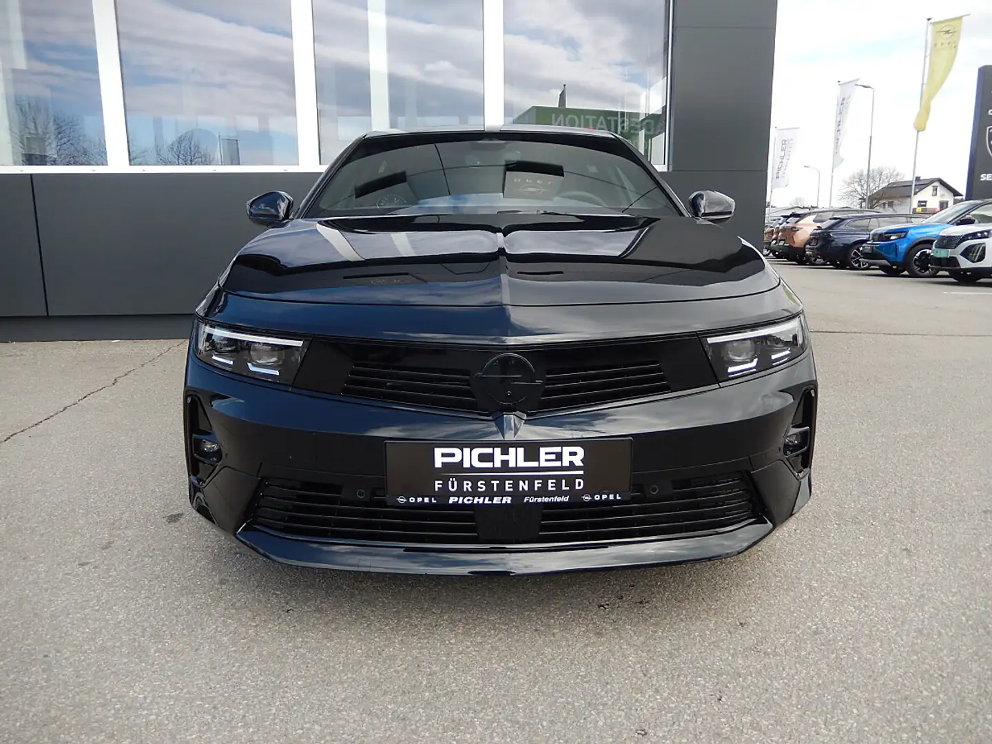 Opel Astra 1,2 Turbo GS Aut. Schwarz - 2