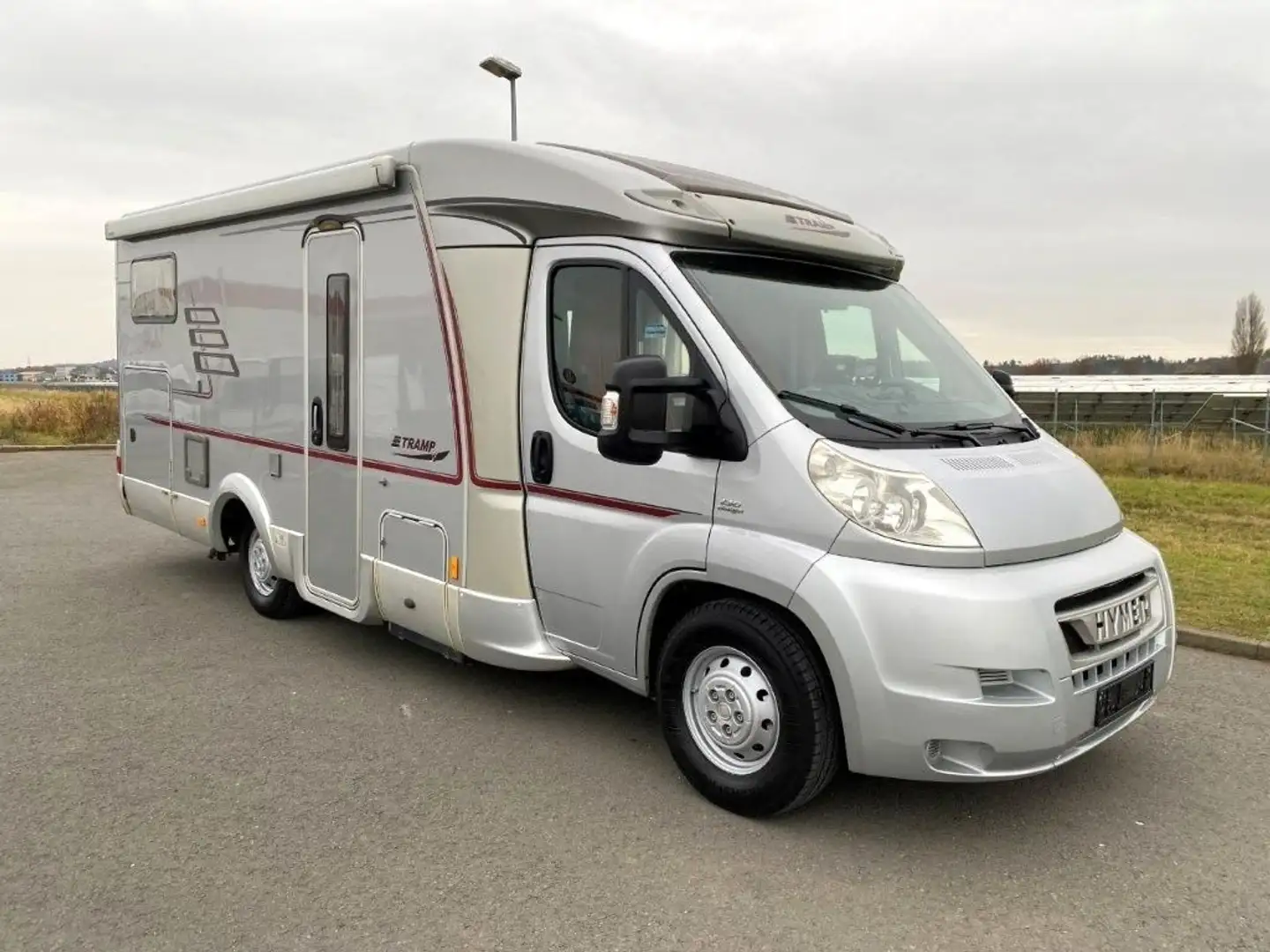 Hymer/Eriba T 614 SL - Festbett - Klima - auto.Sat/TV - Silber - 2