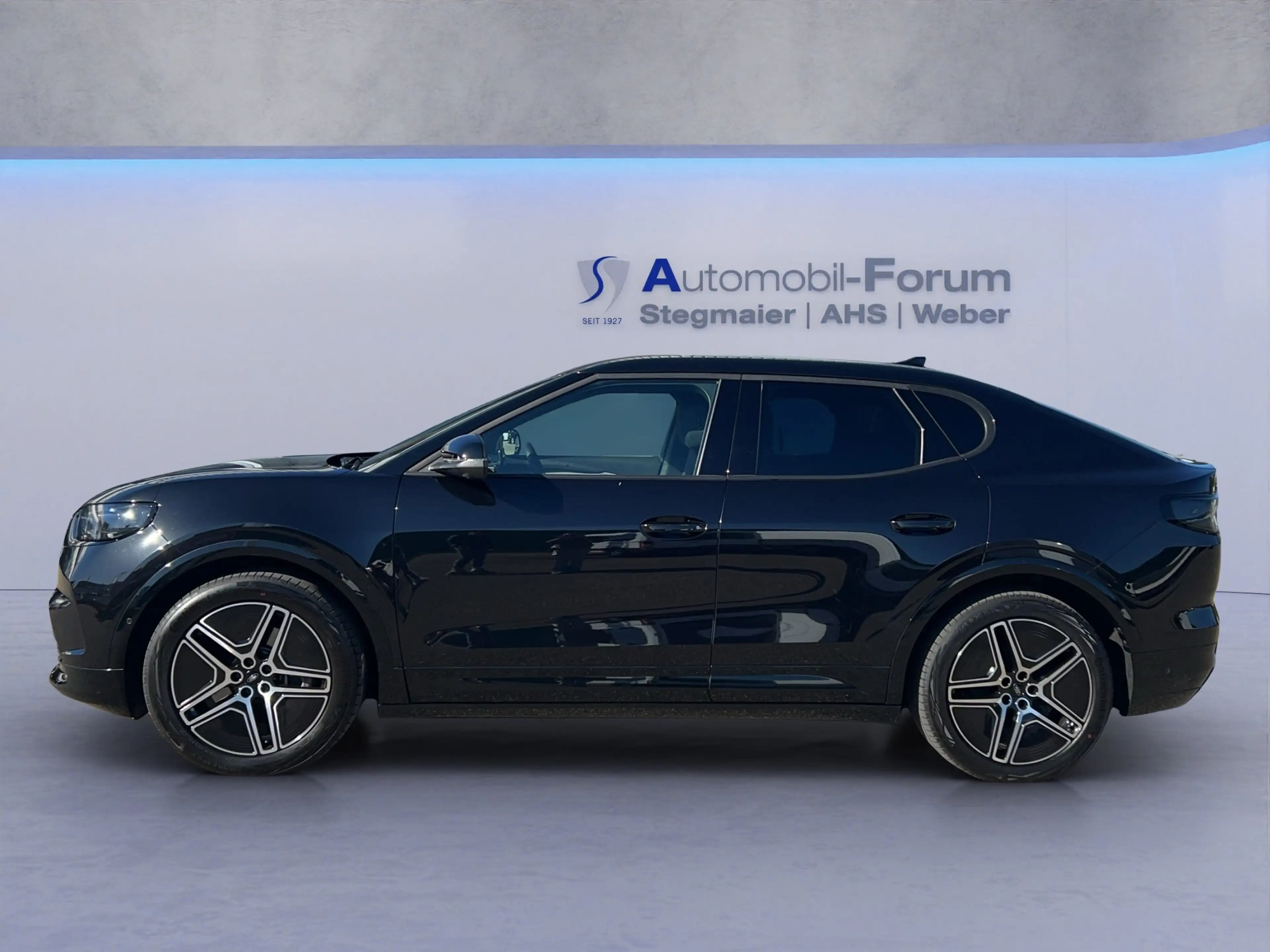 Ford Capri Premium 79 kWh AWD *AHK*WÄRMEPUMPE*ERGO-SITZ* — photo 3