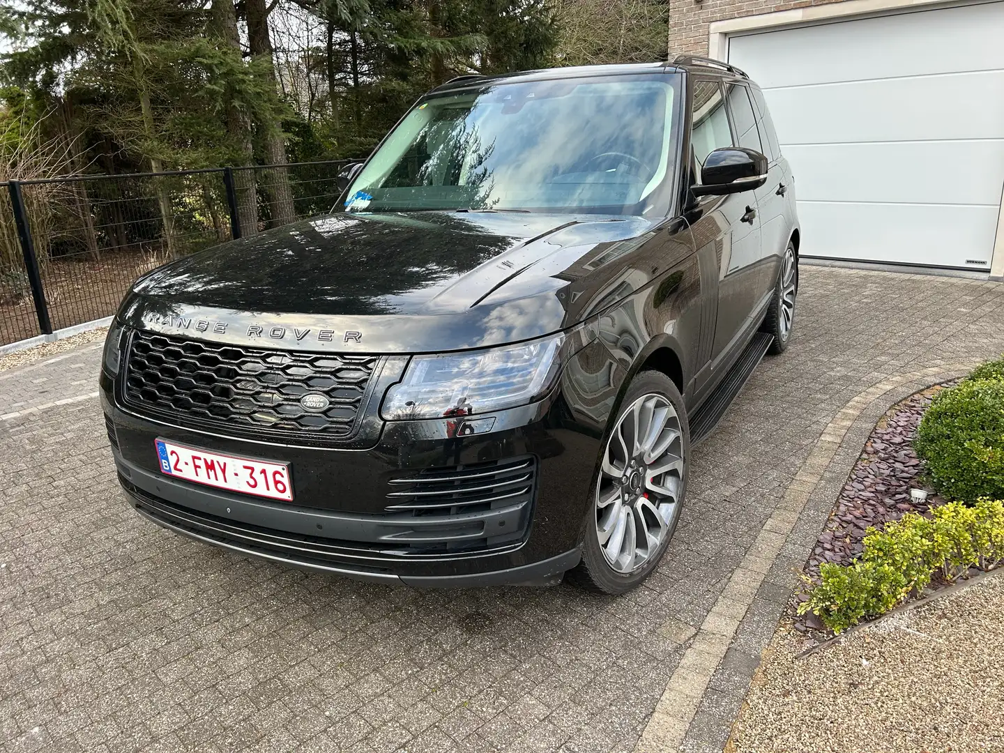 Land Rover Range Rover Range Rover P400e Plug-in Hybrid langer  Vogue Zwart - 2
