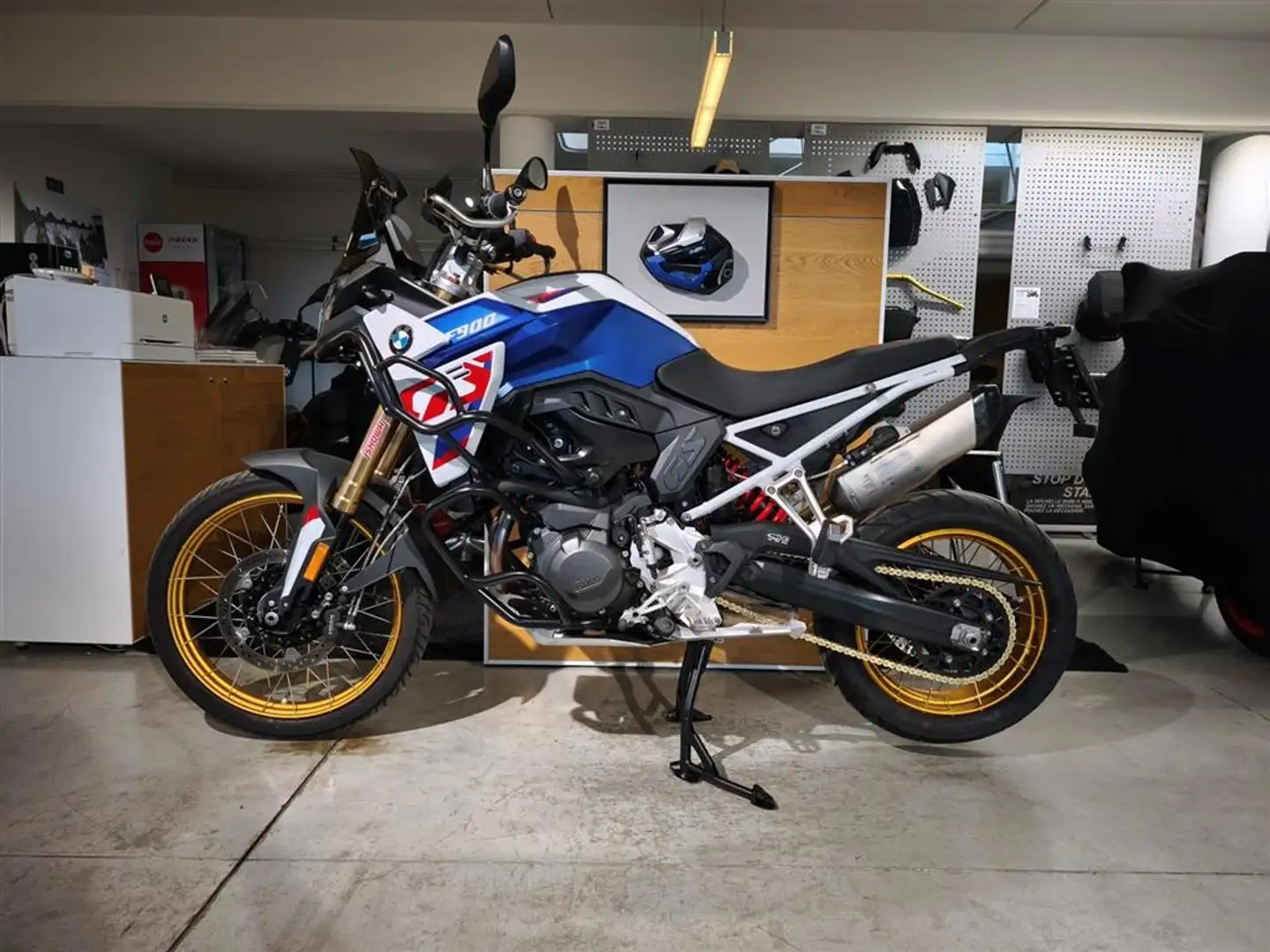 BMW F 900 GS 0 - 1