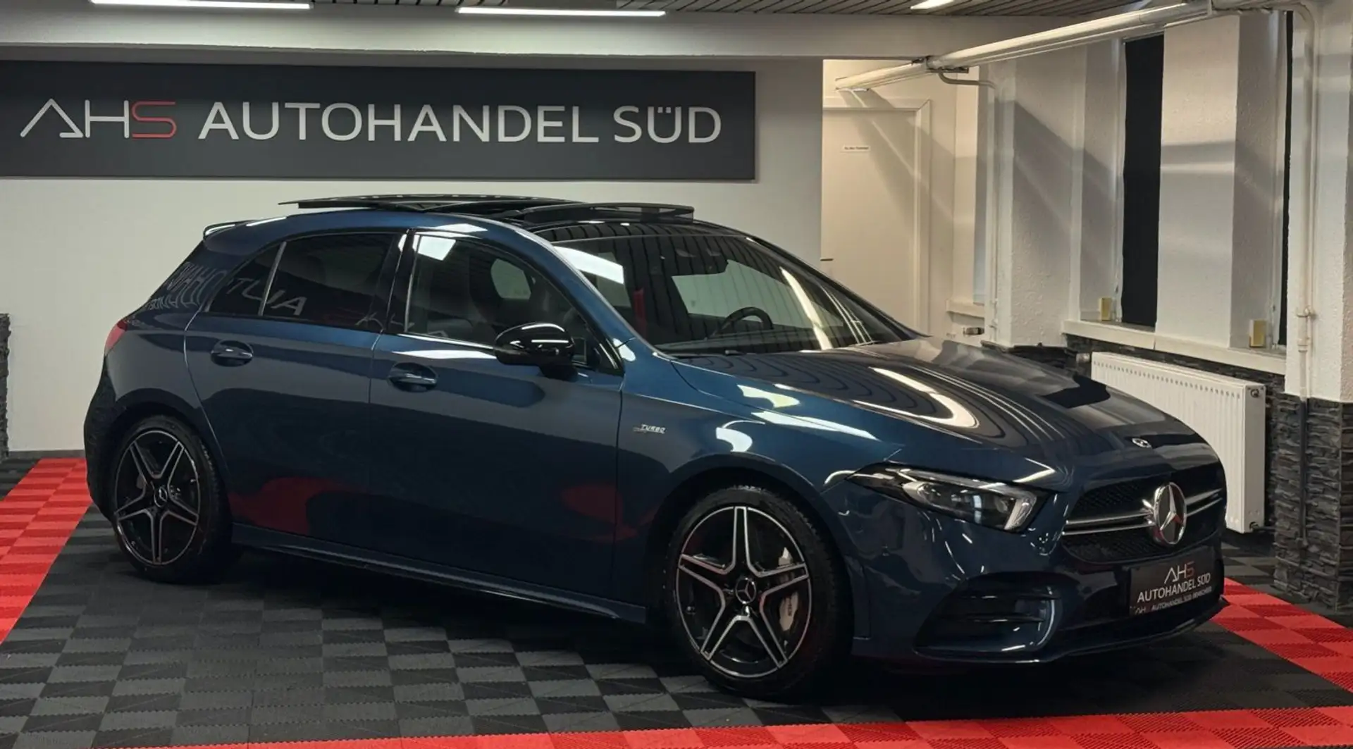 Mercedes-Benz A 35 AMG 4Matic *PANORAMA*BURMESTER*STHZ* Modrá - 2