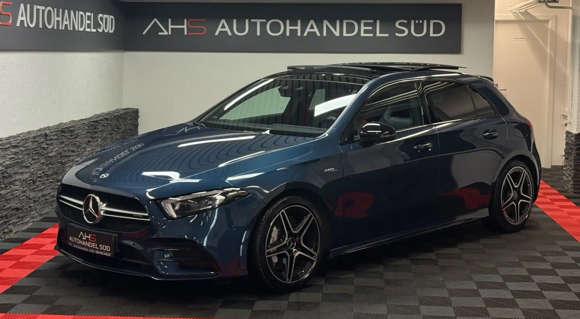 Mercedes-Benz A 35 AMG 4Matic *PANORAMA*BURMESTER*STHZ* Modrá - 1