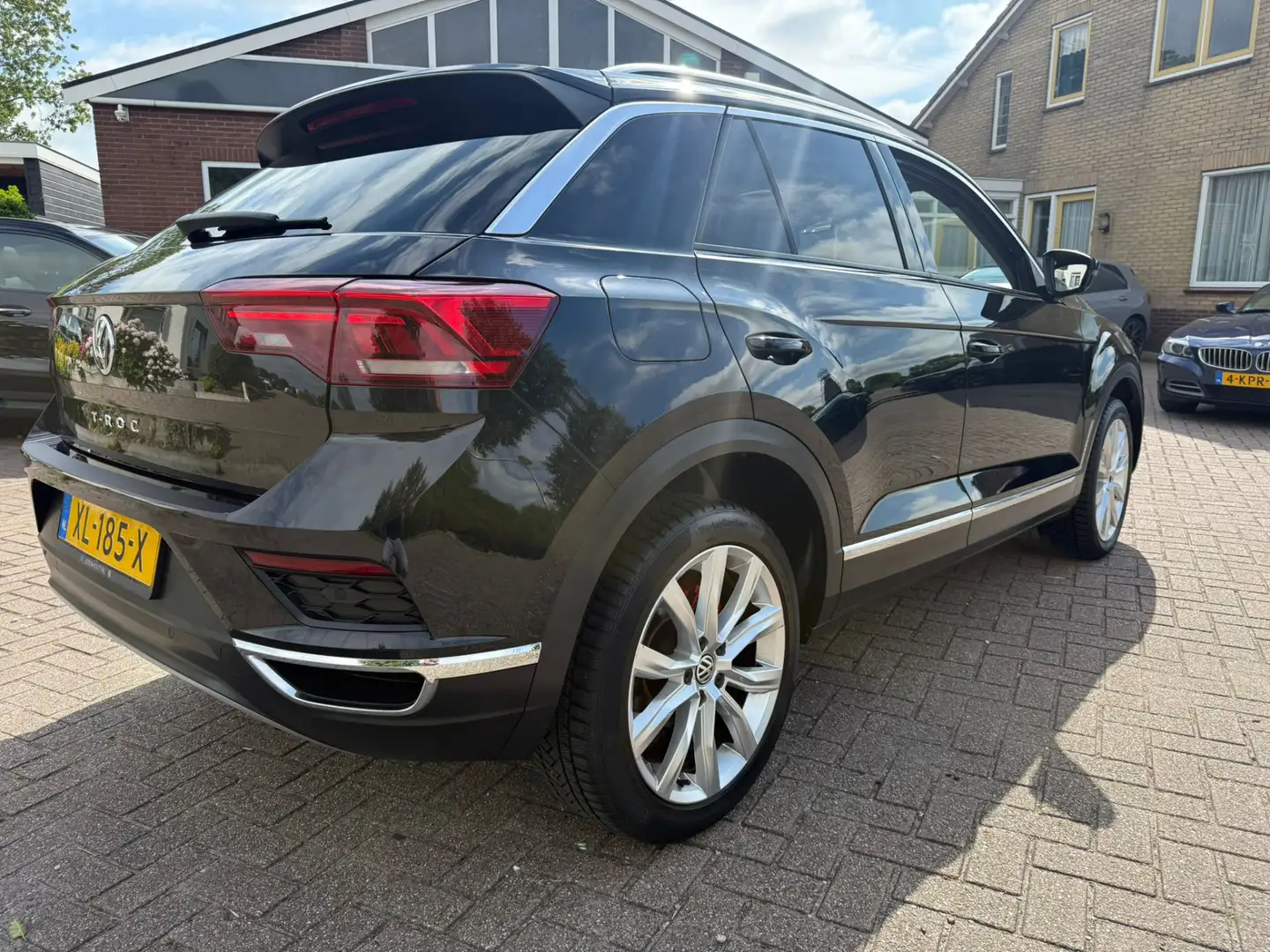 Volkswagen T-Roc 1.5 TSI Sport Panoramadak, 18''Lmv, Virt Display, Zwart - 2