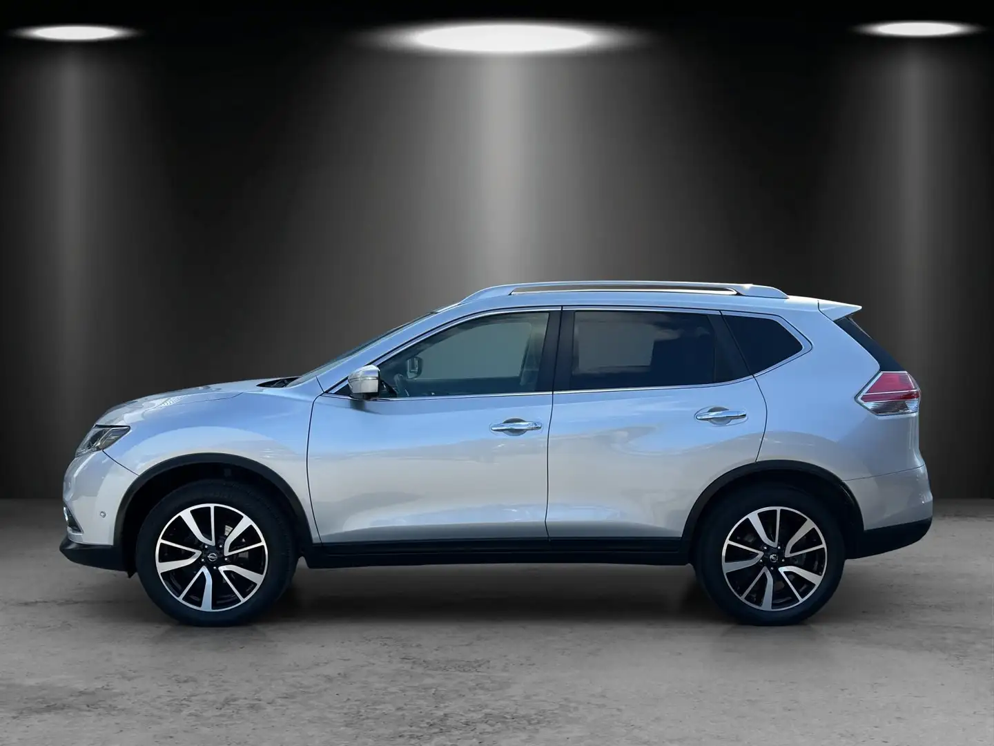 Nissan X-Trail 1.6 dCi 4x2 Tekna/LED/PANO-DACH/KAMERA/ Zilver - 2