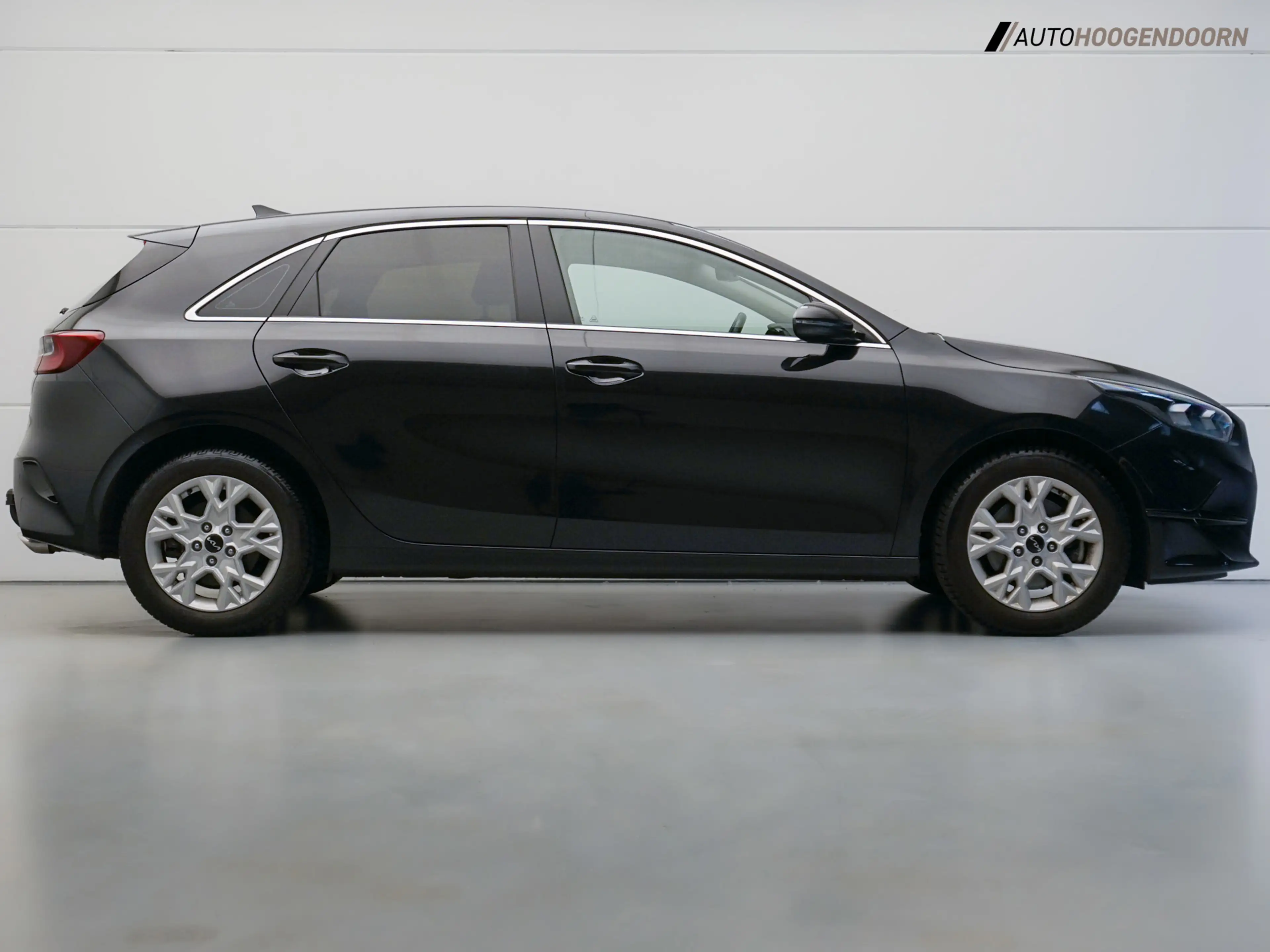 Kia Ceed / cee'd 1.5 T-GDi MHEV DynamicLine Luxe (APPLE CARPLAY,ACH — photo 5
