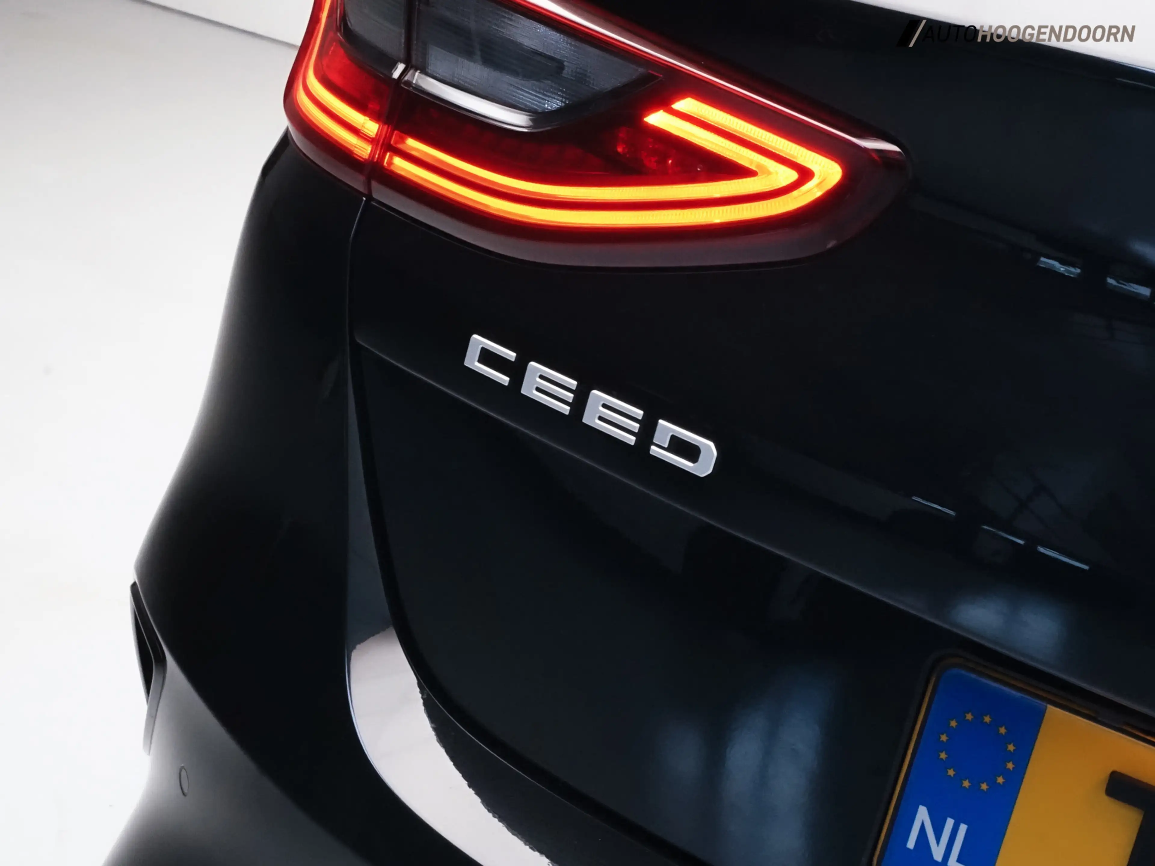Kia Ceed / cee'd 1.5 T-GDi MHEV DynamicLine Luxe (APPLE CARPLAY,ACH — photo 8