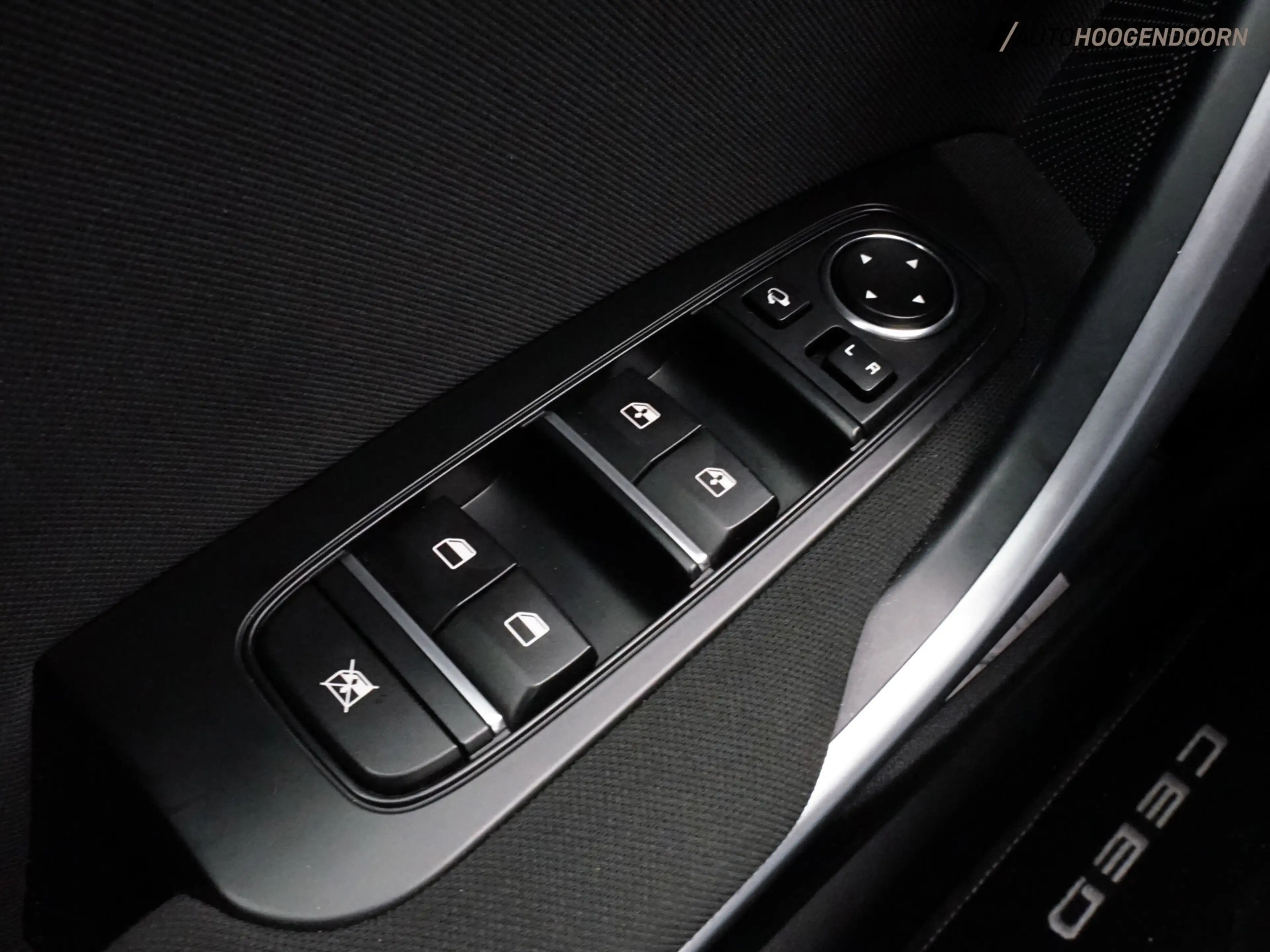 Kia Ceed / cee'd 1.5 T-GDi MHEV DynamicLine Luxe (APPLE CARPLAY,ACH — photo 16
