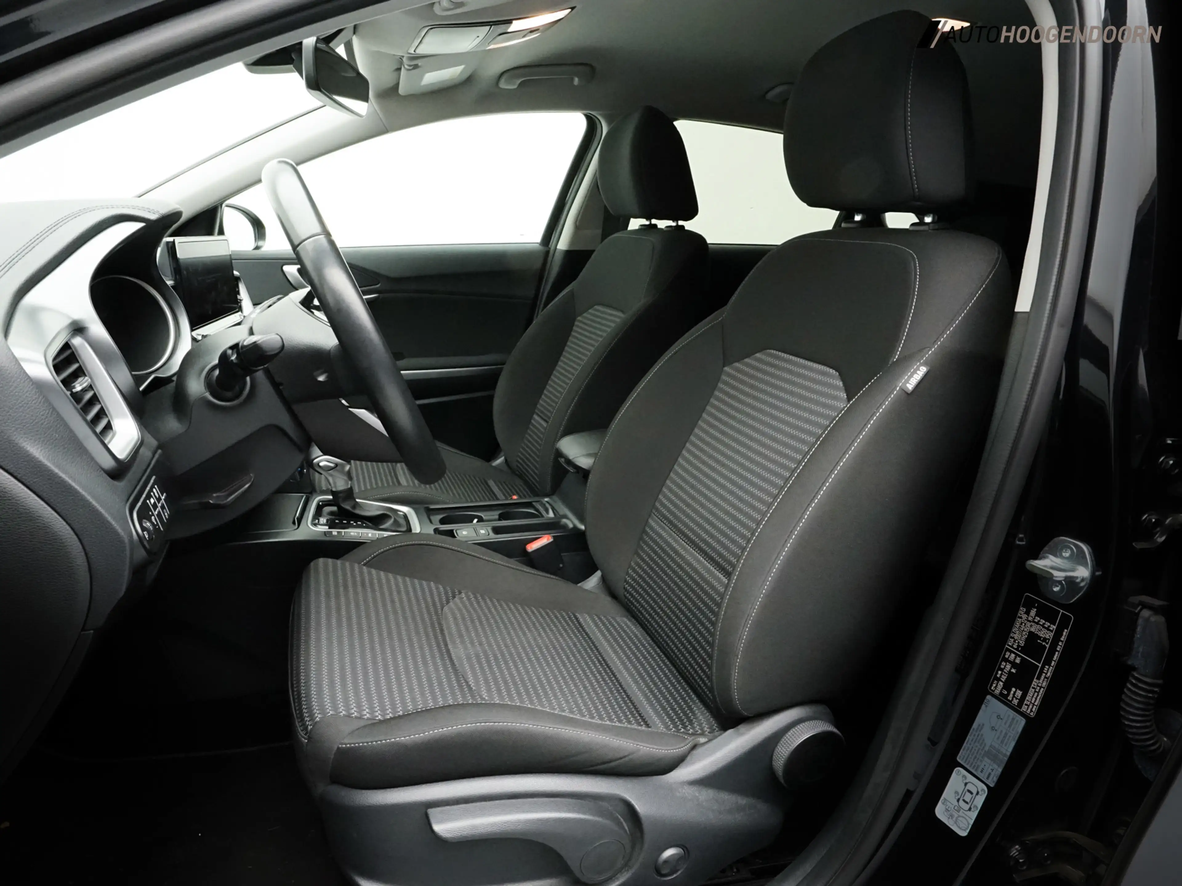 Kia Ceed / cee'd 1.5 T-GDi MHEV DynamicLine Luxe (APPLE CARPLAY,ACH — photo 12