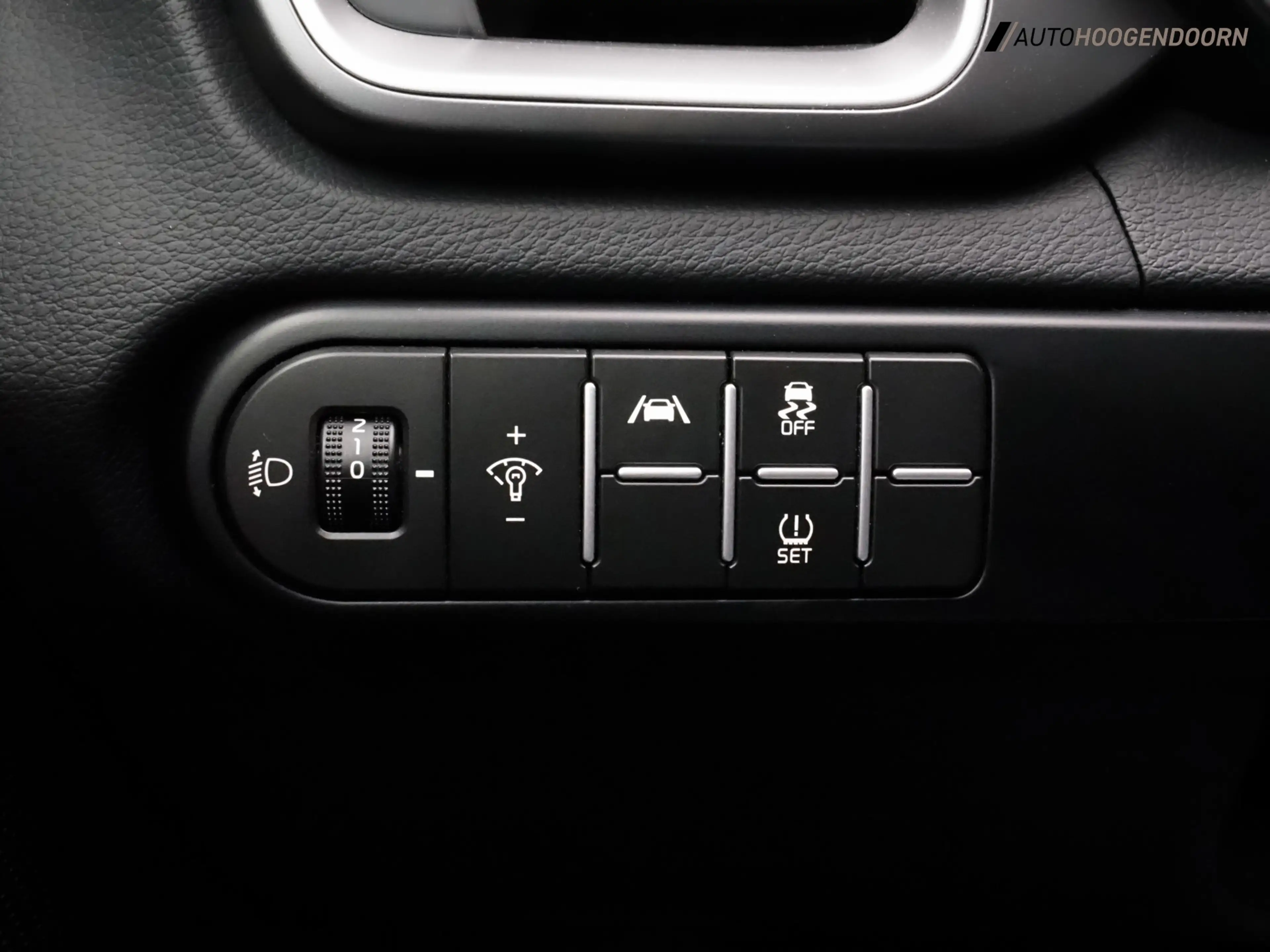 Kia Ceed / cee'd 1.5 T-GDi MHEV DynamicLine Luxe (APPLE CARPLAY,ACH — photo 17