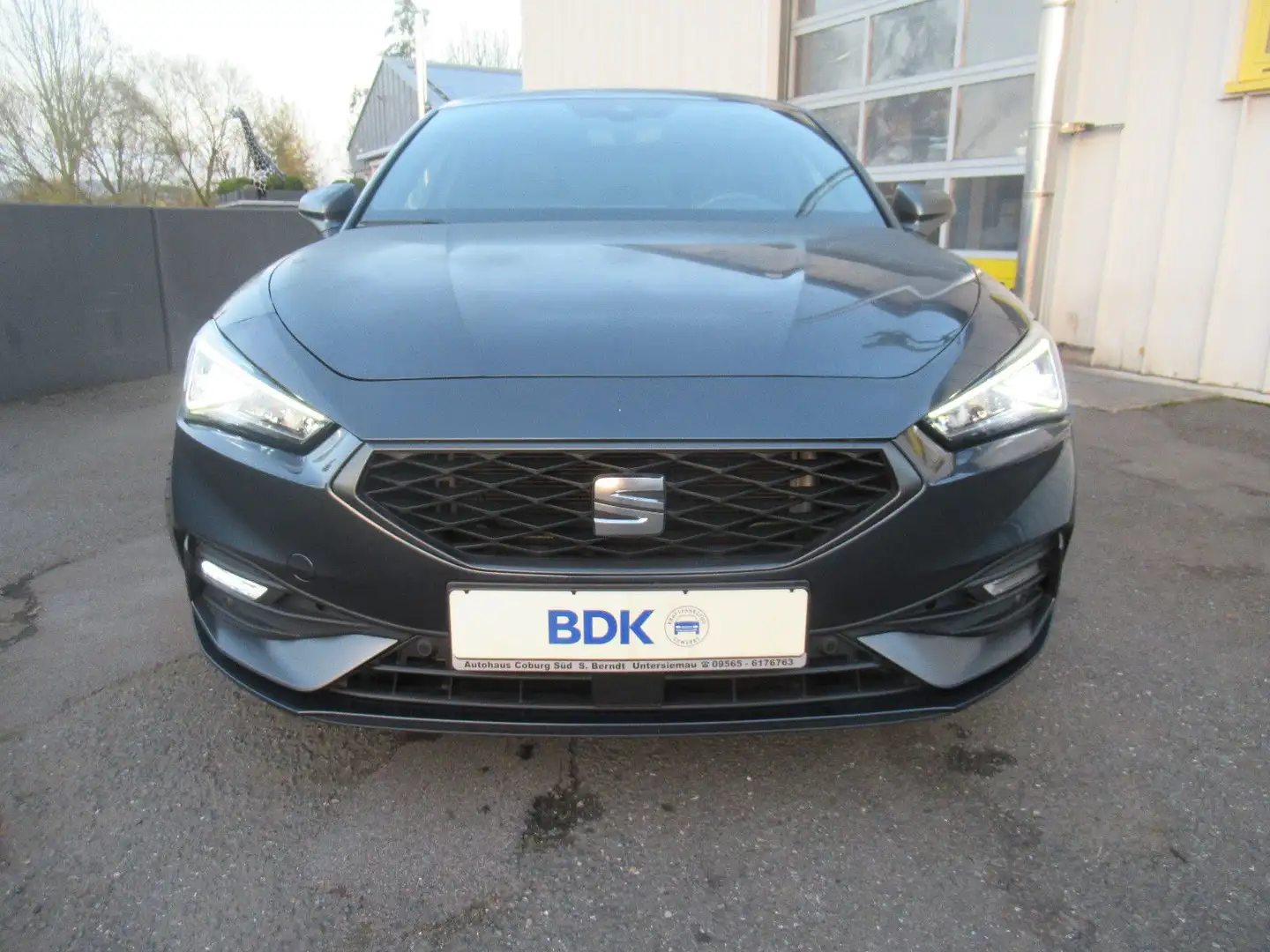 SEAT Leon FR e-Hybrid DIGITAL LED NAVI SHZG 2xFR Grau - 2