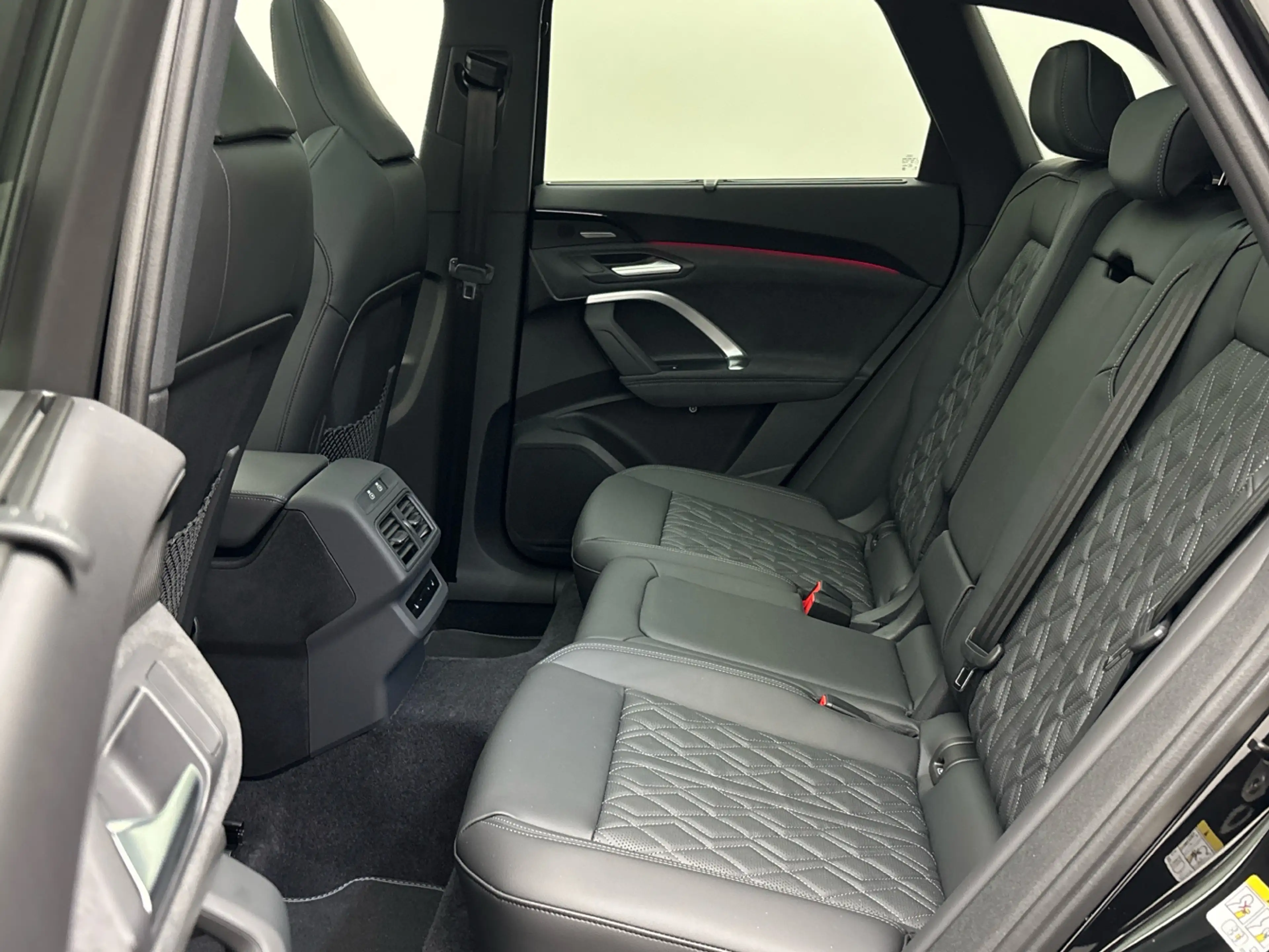 Audi SQ5 TFSI Tech pro Paket Panorama Navi Matrix-LED — photo 11