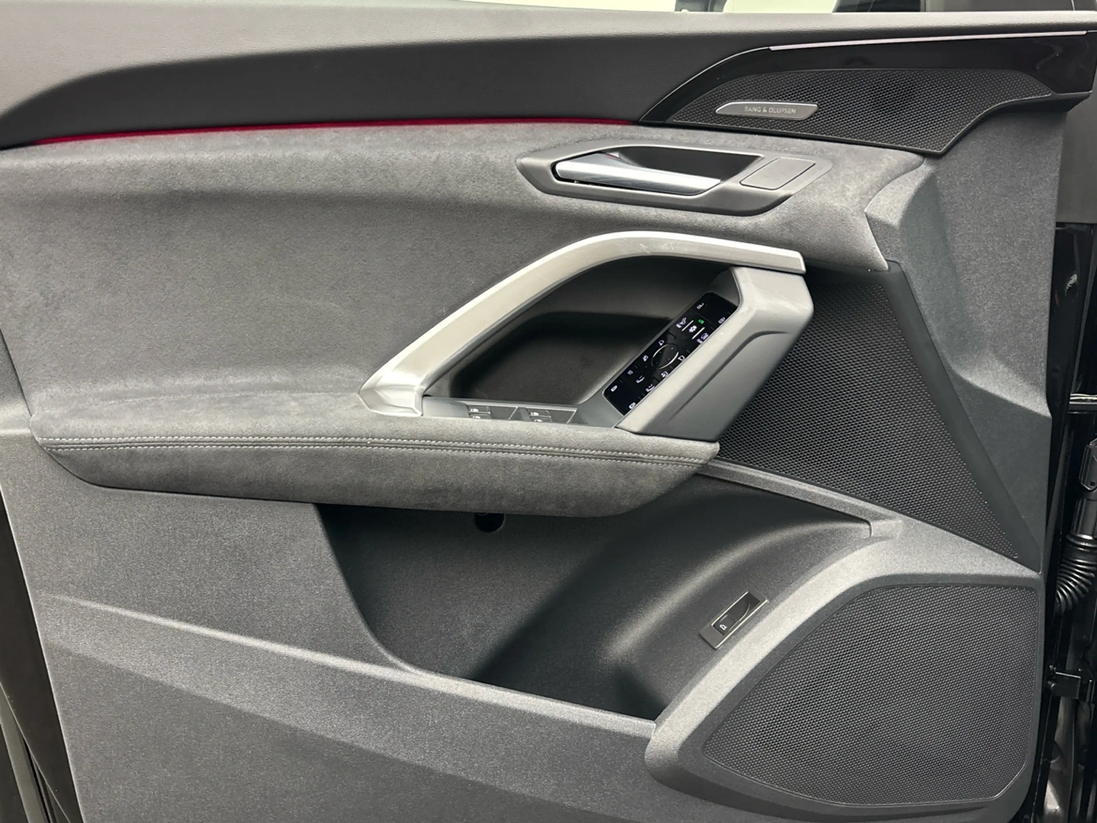 Audi SQ5 TFSI Tech pro Paket Panorama Navi Matrix-LED — photo 12