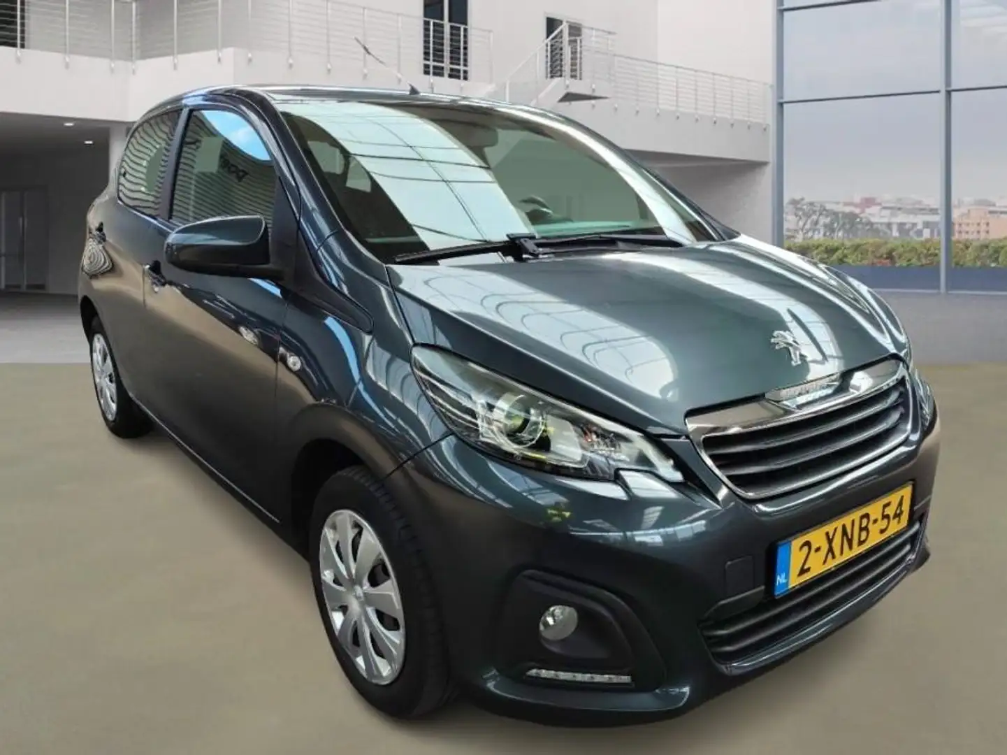 Peugeot 108 1.0 e-VTi Active 66.800 km + NAP NL-auto Grijs - 2