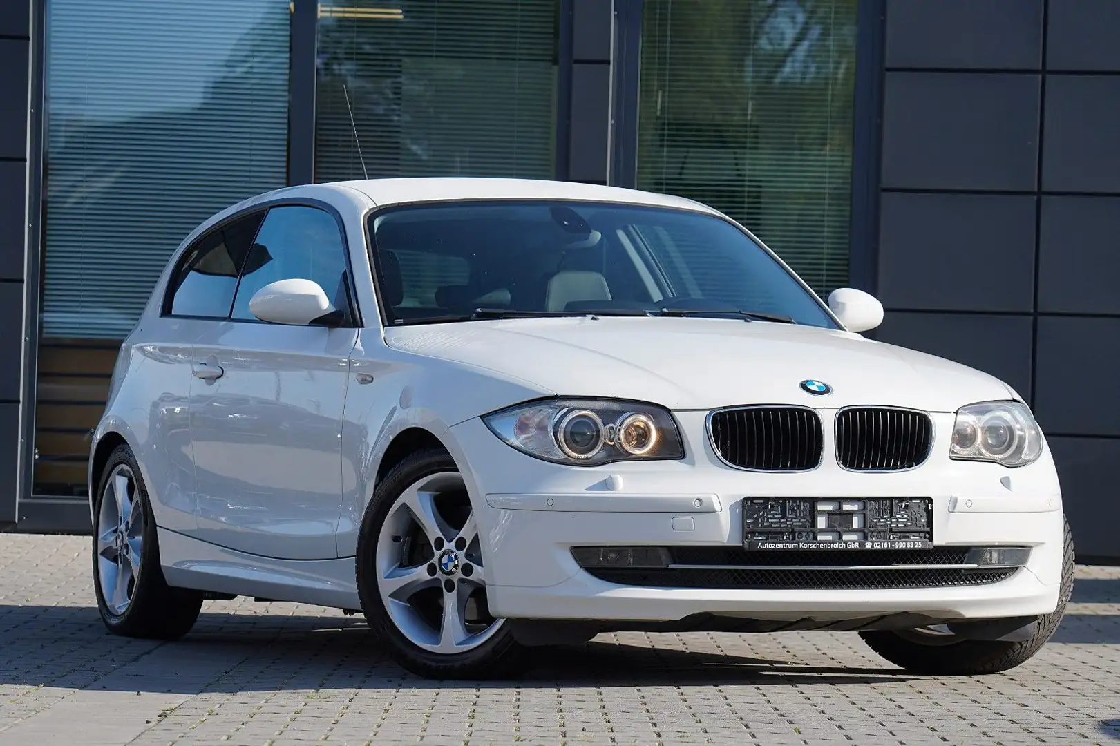 BMW 120 i Bílá - 1