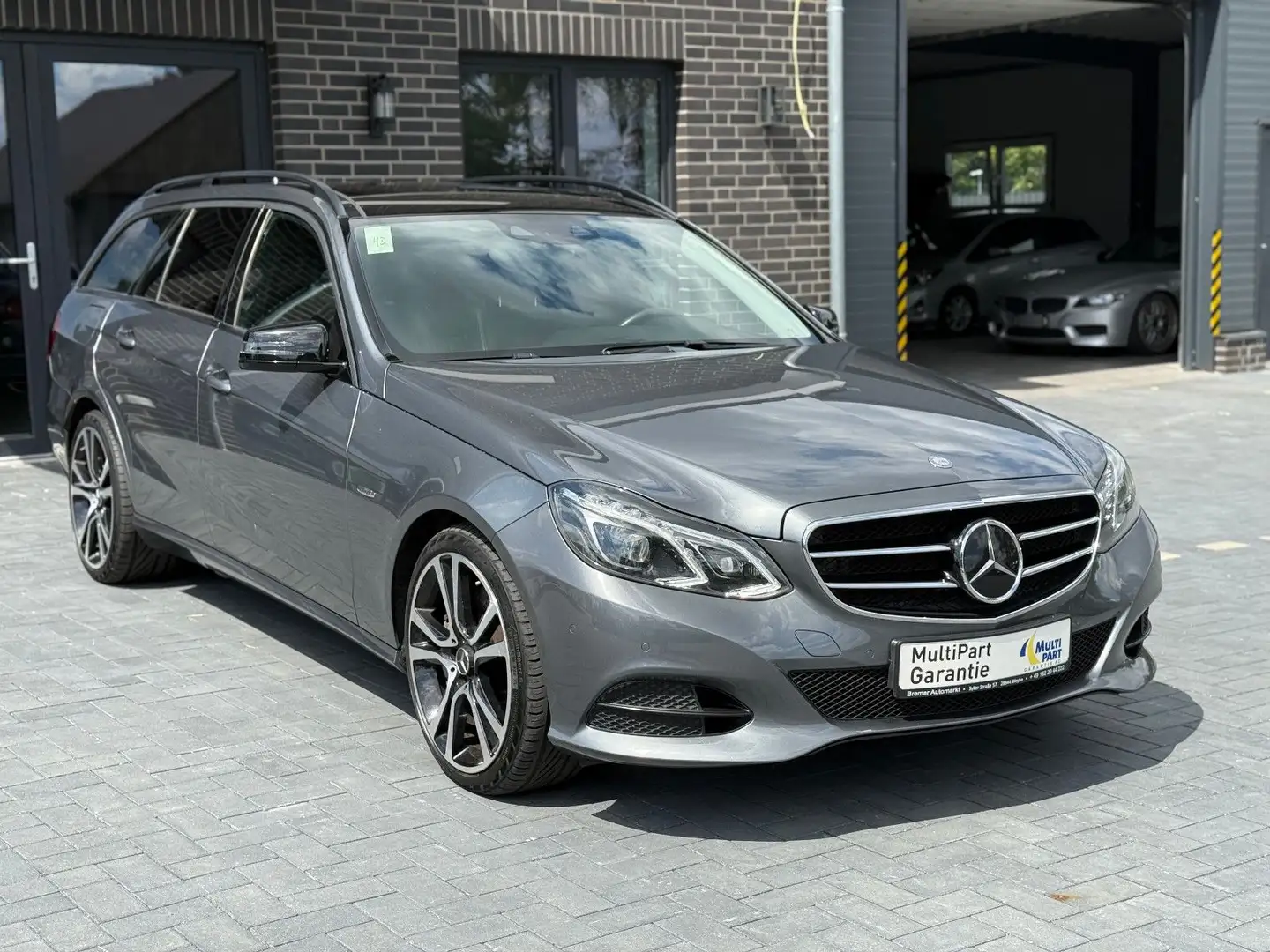 Mercedes-Benz E 350 Edition E BlueTec 4Matic Avantgarde Voll Grau - 1