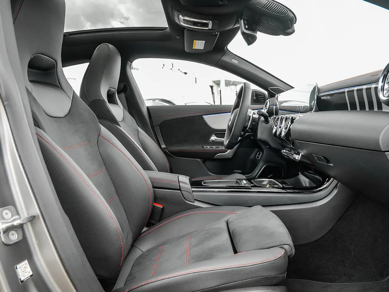 Mercedes-Benz CLA снимка Mercedes-Benz CLA