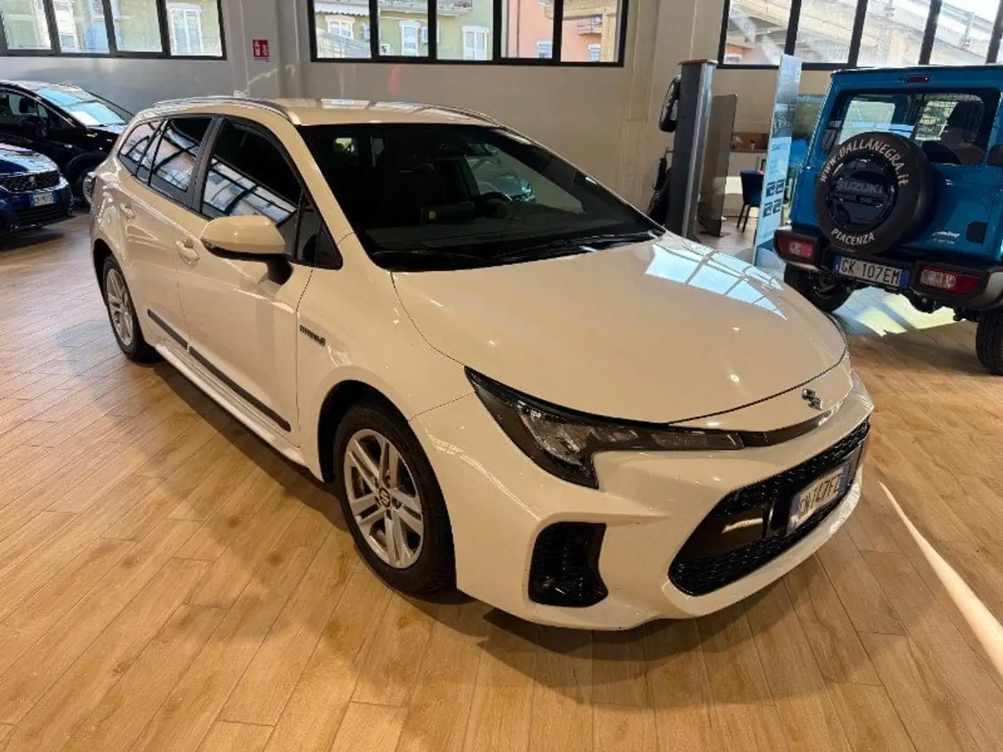 Suzuki Swace Swace 1.8 Hybrid E-CVT 2WD Cool Bianco - 2