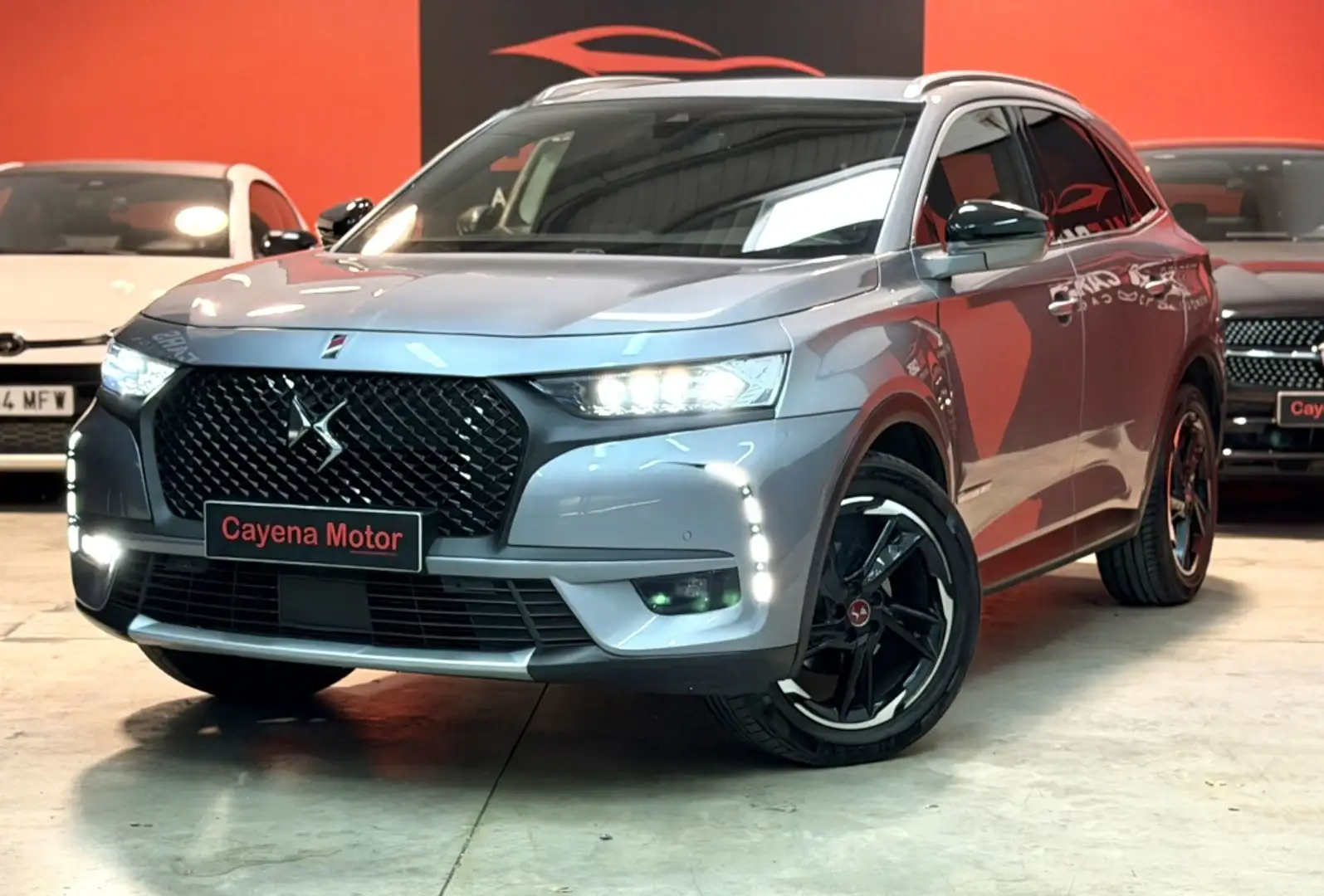 DS Automobiles DS 7 Crossback 1.6 PT. Performance Line Aut. 180 Gris - 2
