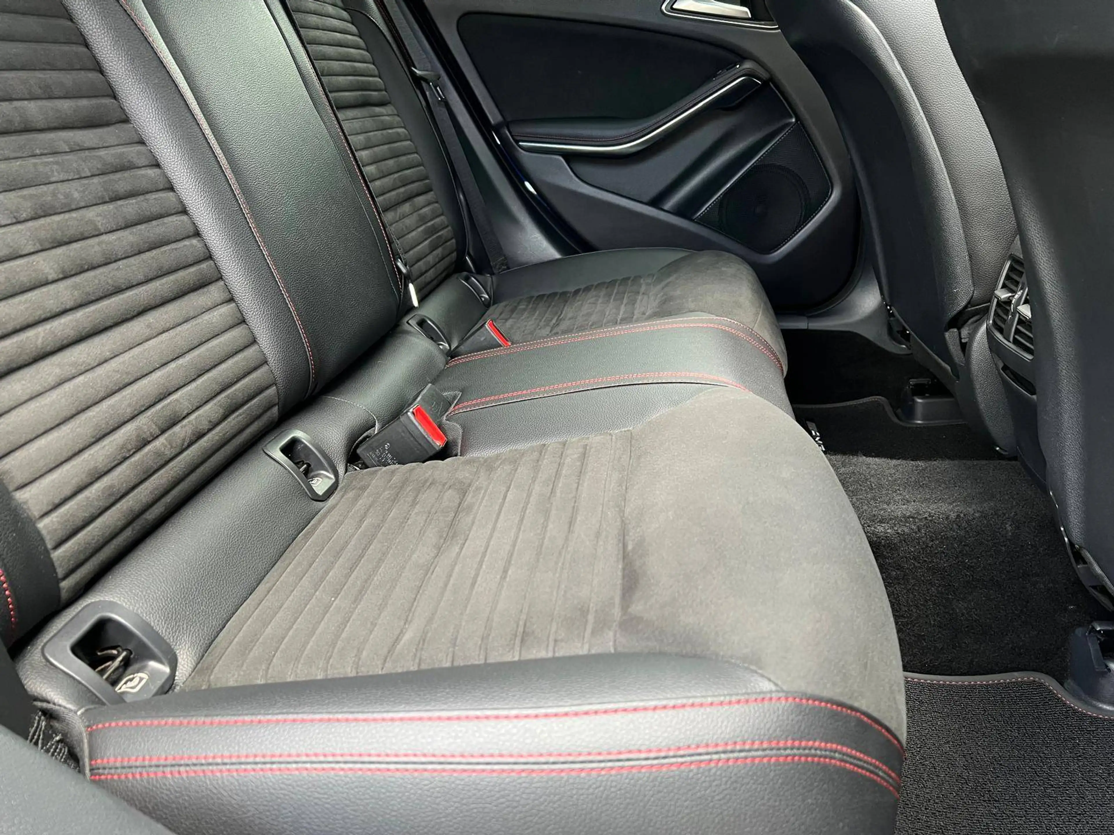Mercedes-Benz CLA 45 AMG 4-Matic Automaat- Pano- Camera- Navi- Led- Garantie! — photo 11