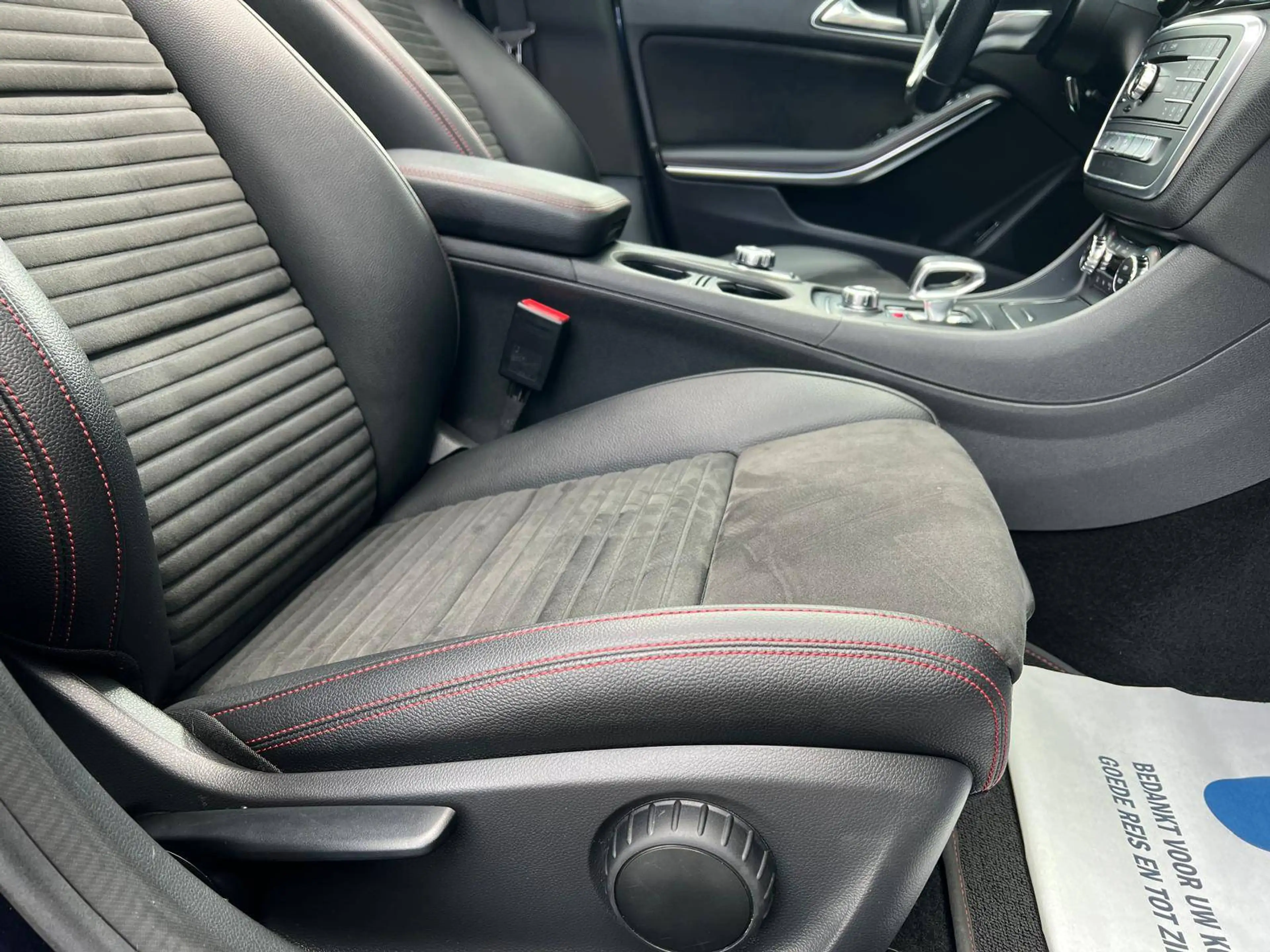 Mercedes-Benz CLA 45 AMG 4-Matic Automaat- Pano- Camera- Navi- Led- Garantie! — photo 9