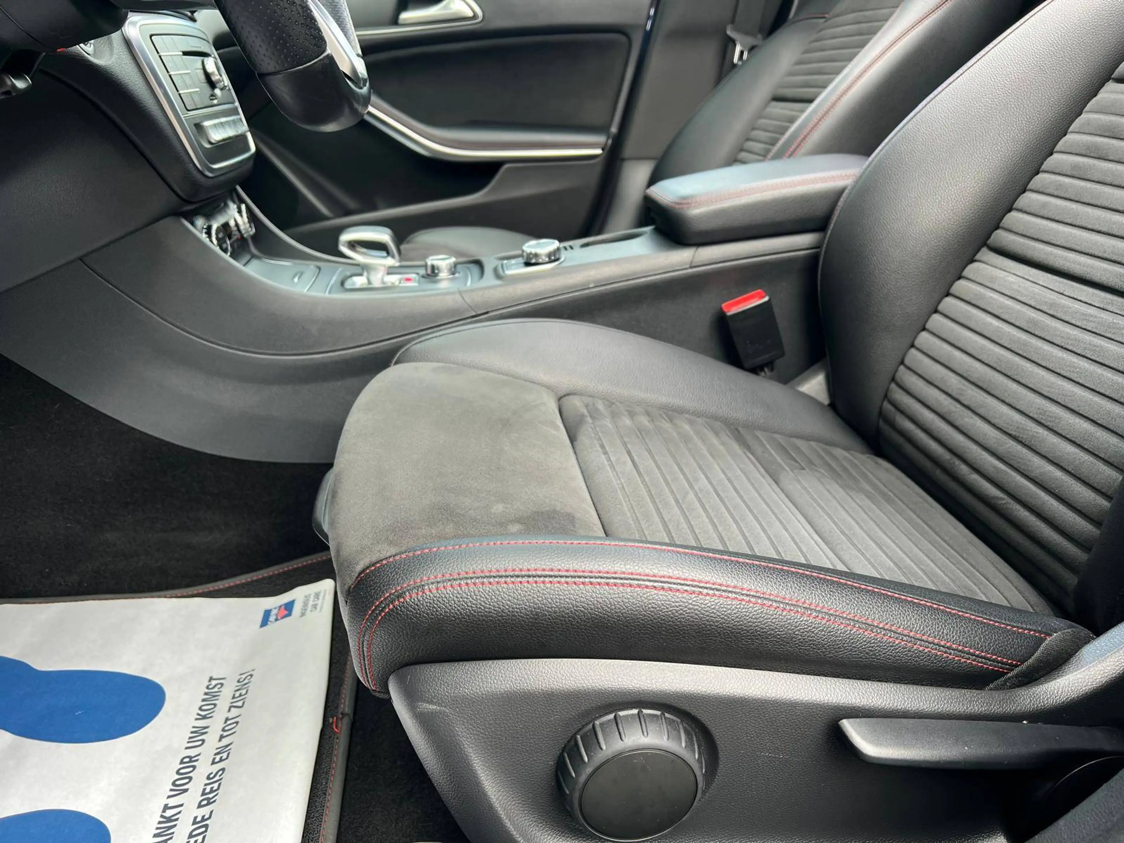 Mercedes-Benz CLA 45 AMG 4-Matic Automaat- Pano- Camera- Navi- Led- Garantie! — photo 8
