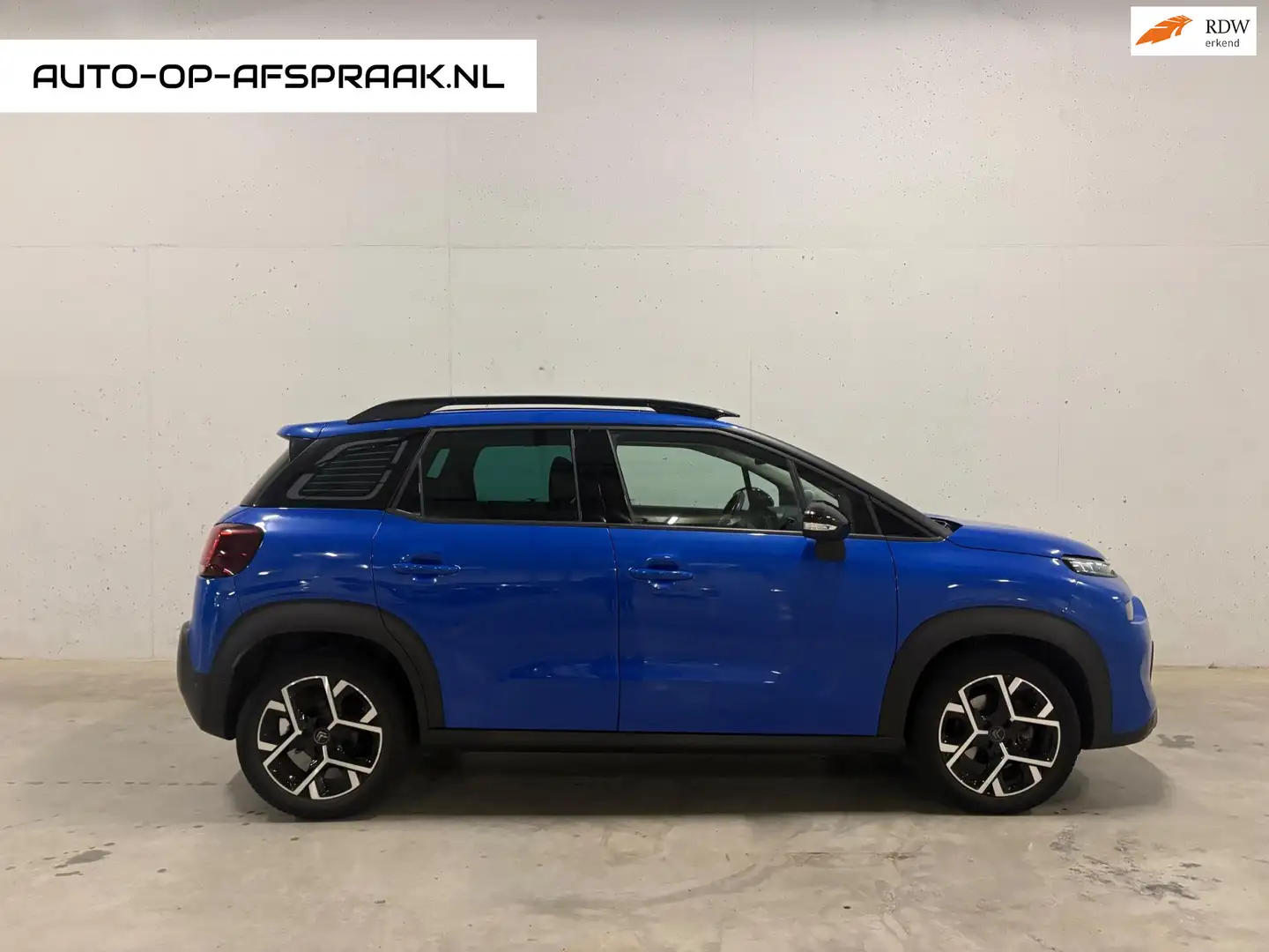 Citroen C3 Aircross 1.2 PureTech Shine Navi Camera Blauw - 1