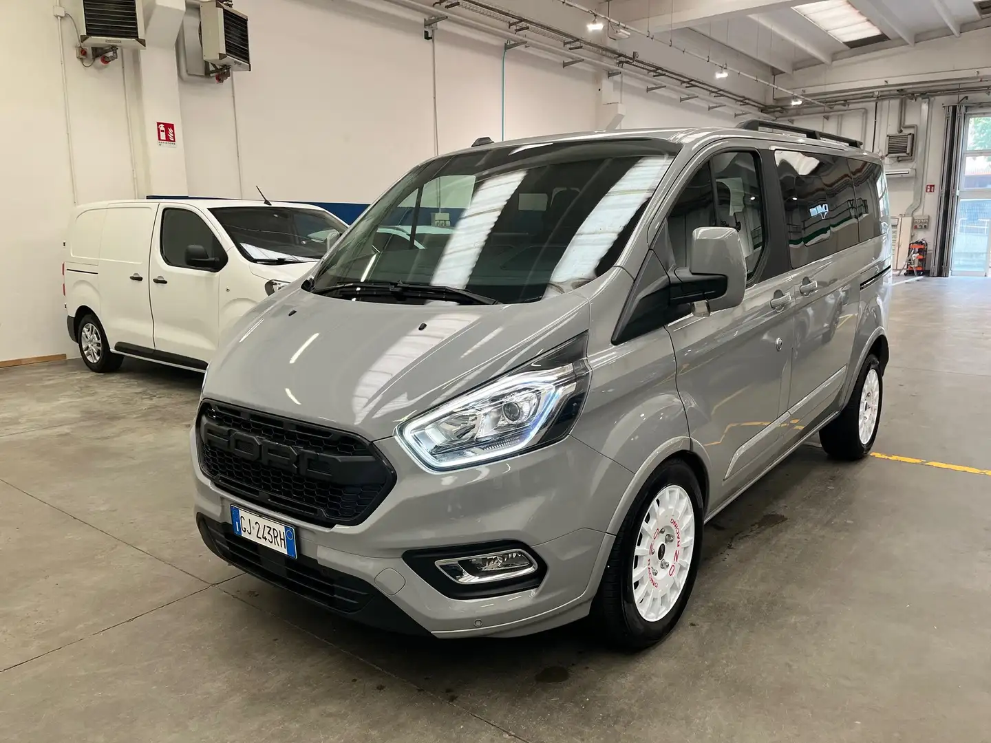 Ford Tourneo Custom 2.0 EcoBlue 150CV MHEV  Titanium Gris - 2