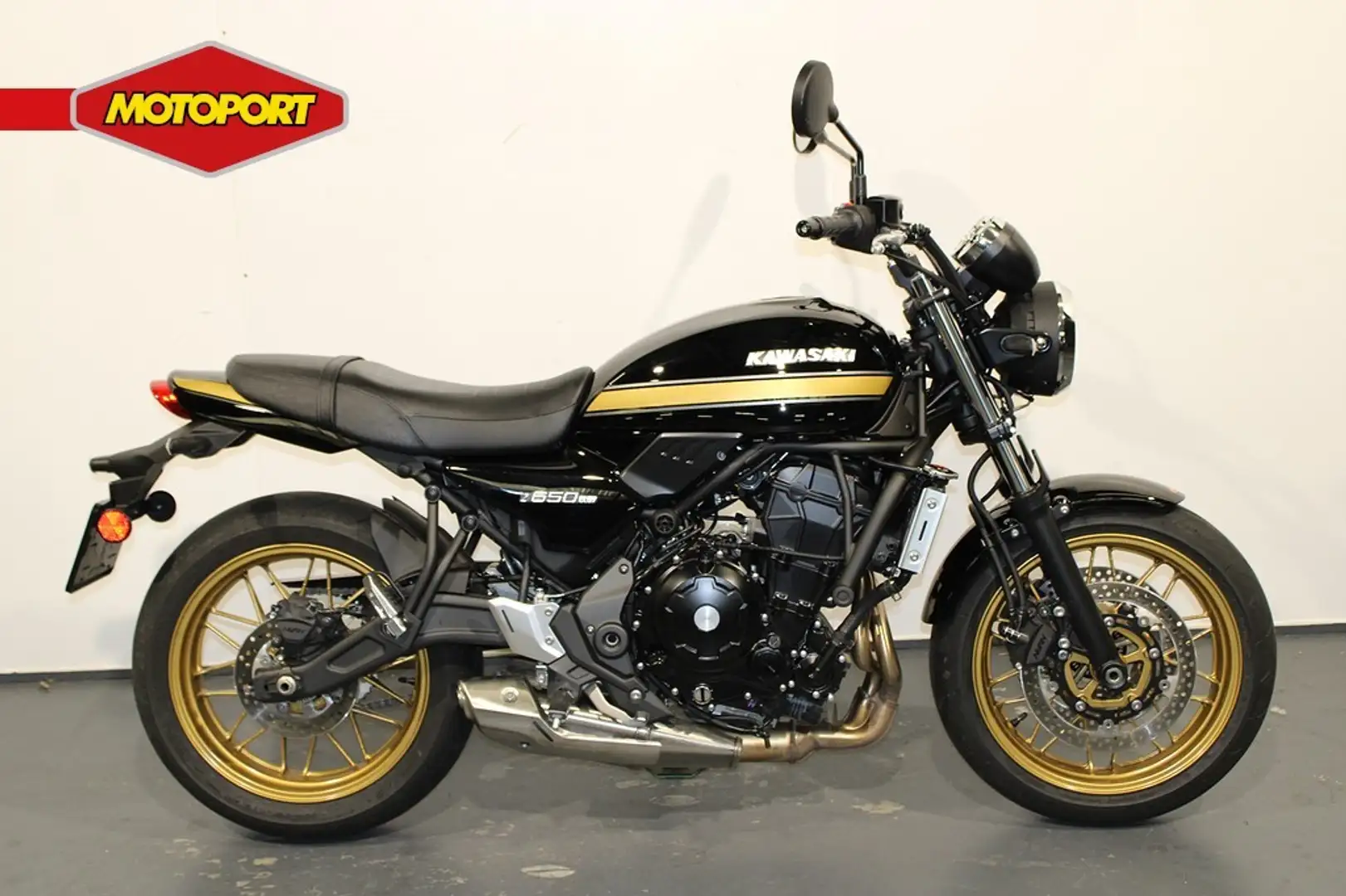 Kawasaki Z 650 RS Fekete - 1