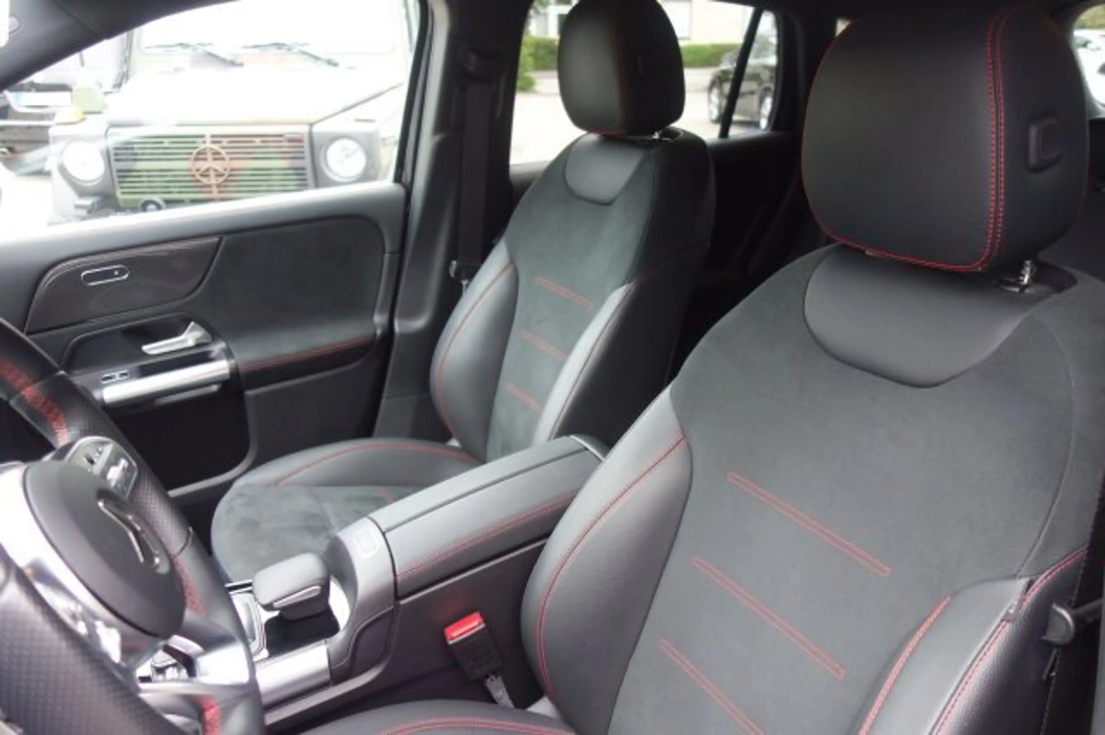Mercedes-Benz GLA 200 GLA 200 AMG LINR LED MBUX HIGH 20 ZOLL NIGHT KAM — photo 15