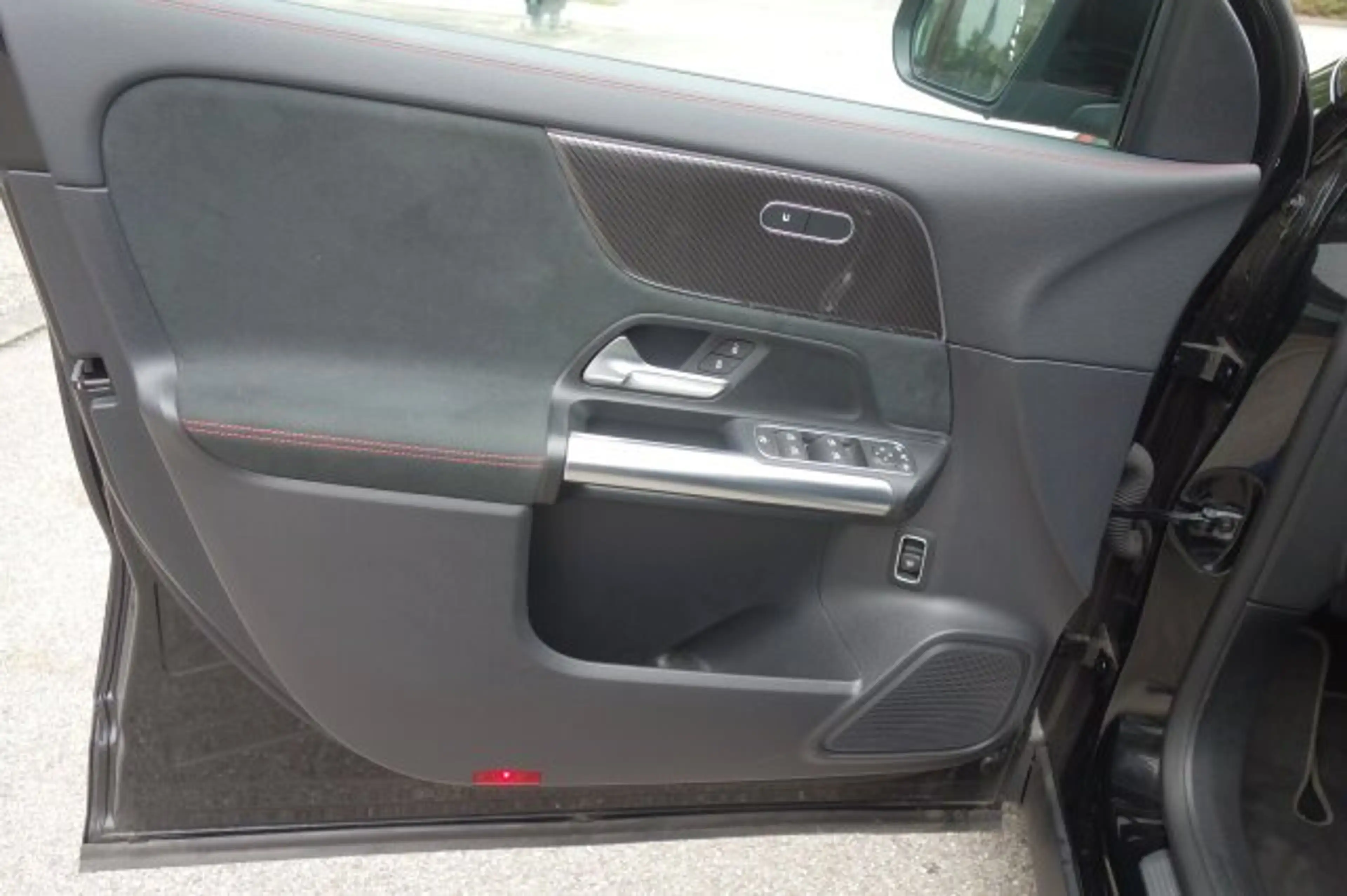 Mercedes-Benz GLA 200 GLA 200 AMG LINR LED MBUX HIGH 20 ZOLL NIGHT KAM — photo 10