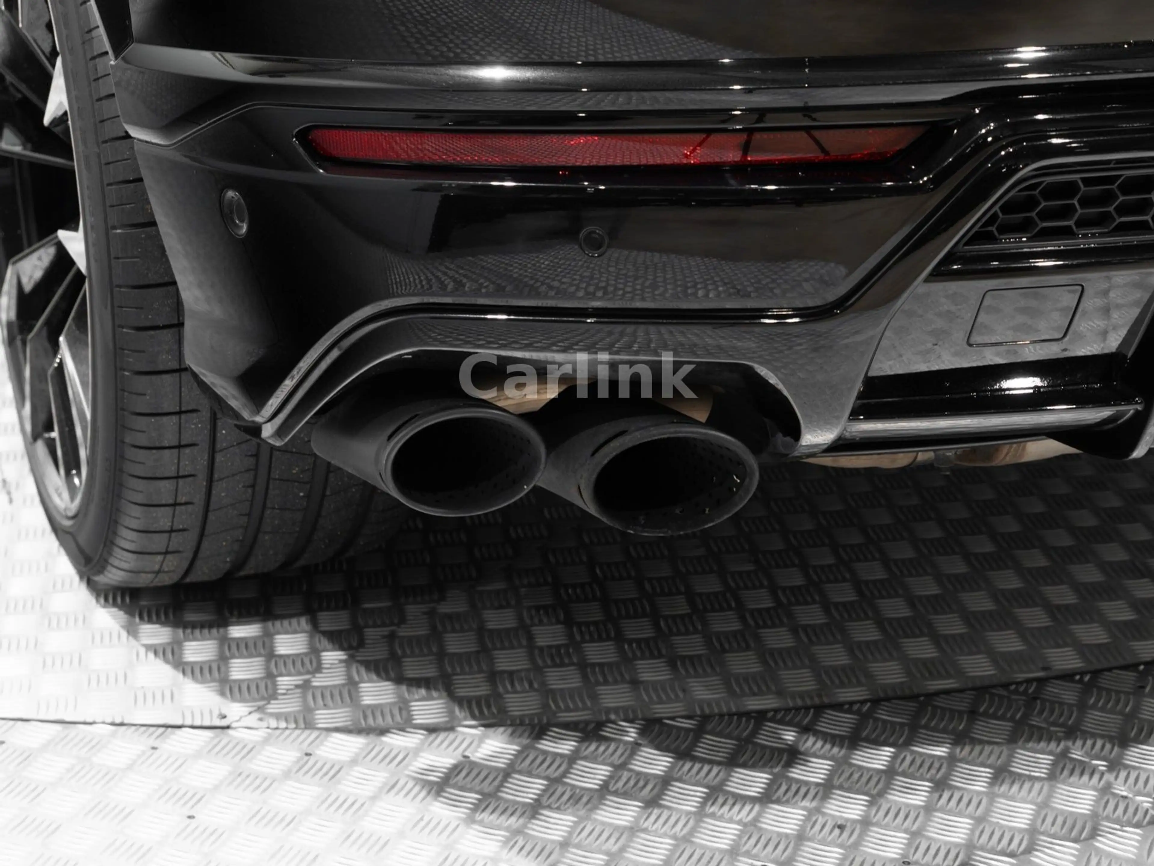 Lamborghini Urus 4.0 V8 -23"-B&O-PANO-SITZBELUFT-MASSAGE — photo 7