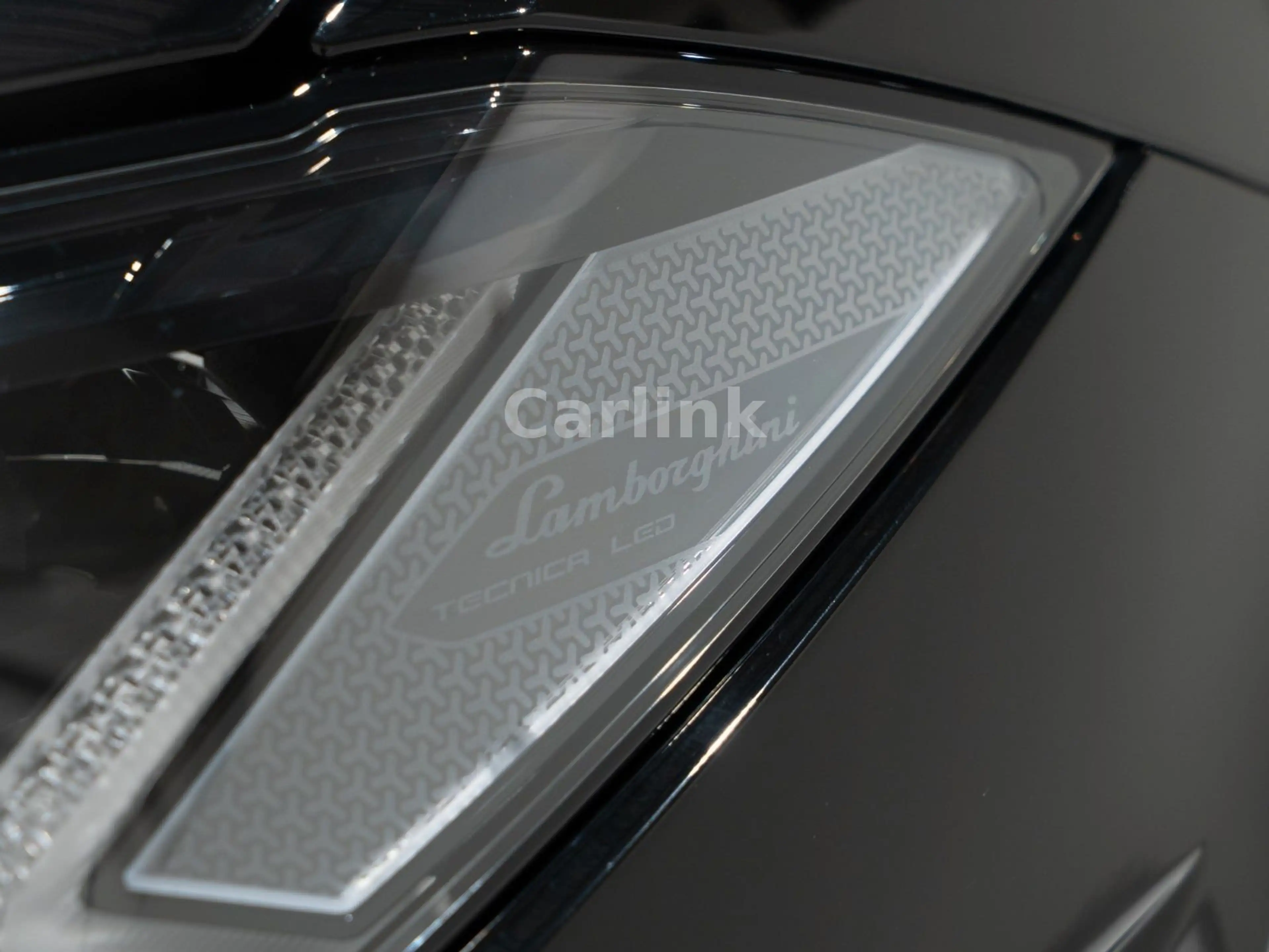 Lamborghini Urus 4.0 V8 -23"-B&O-PANO-SITZBELUFT-MASSAGE — photo 10