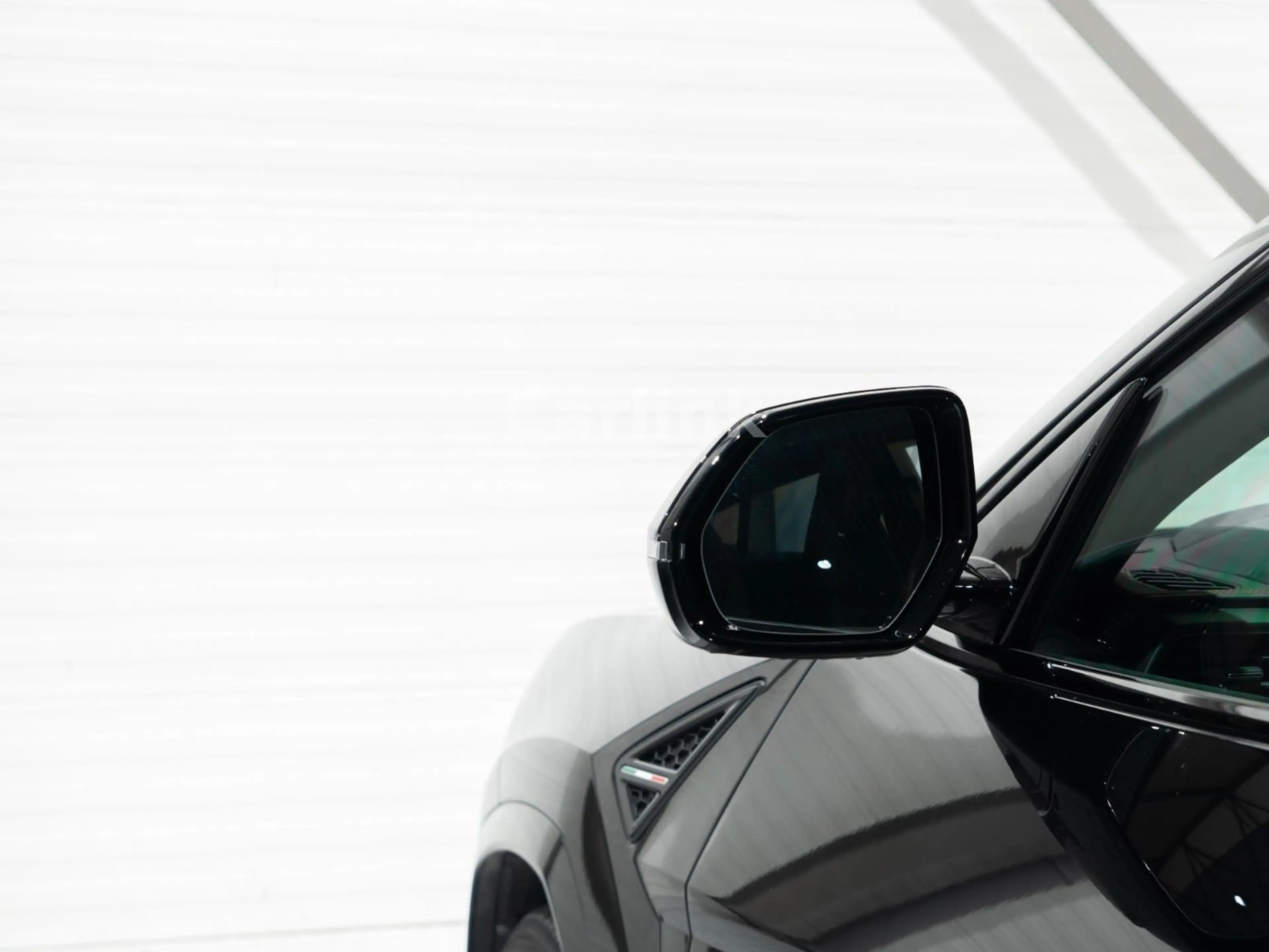 Lamborghini Urus 4.0 V8 -23"-B&O-PANO-SITZBELUFT-MASSAGE — photo 13