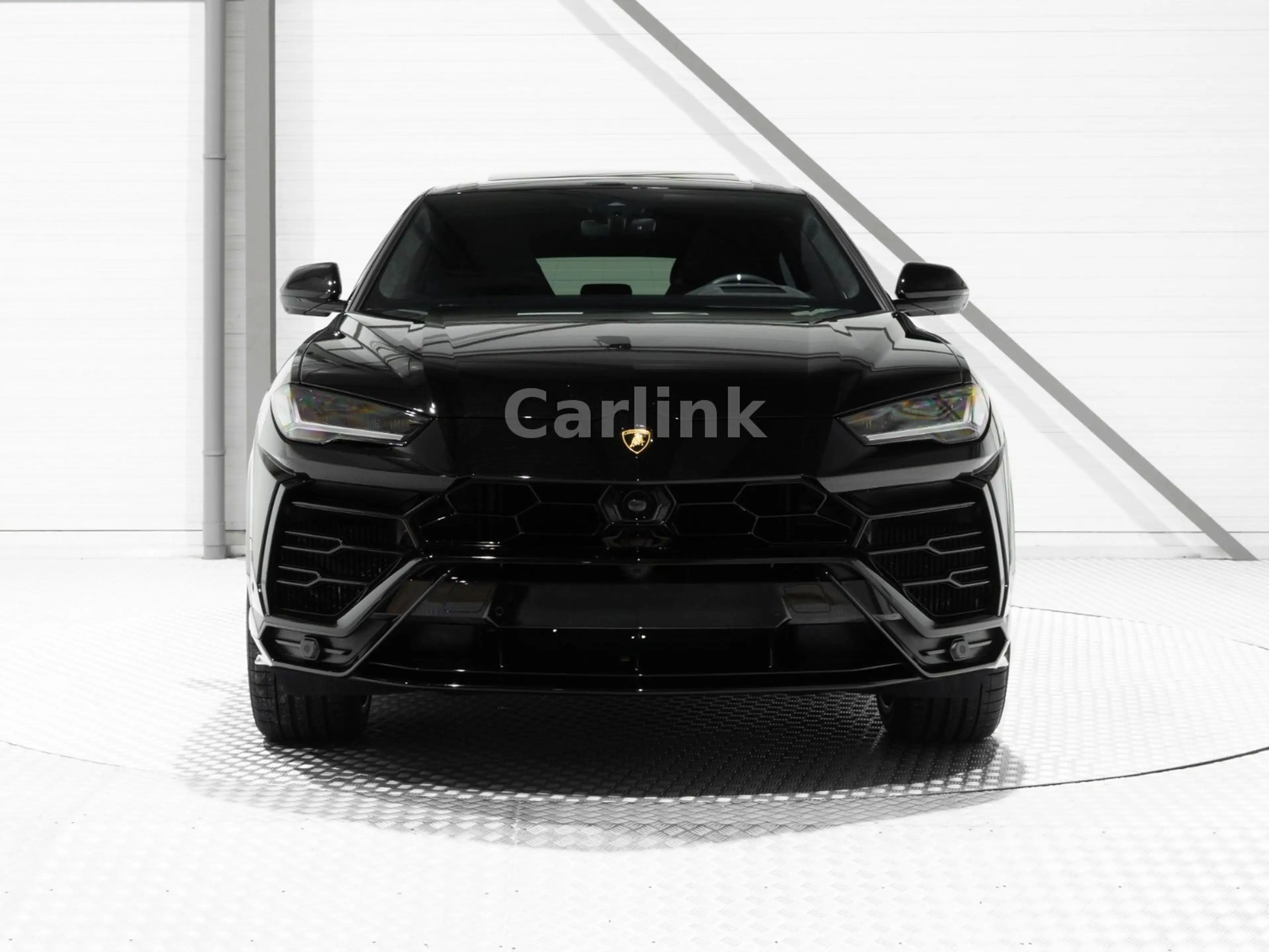 Lamborghini Urus 4.0 V8 -23"-B&O-PANO-SITZBELUFT-MASSAGE — photo 4