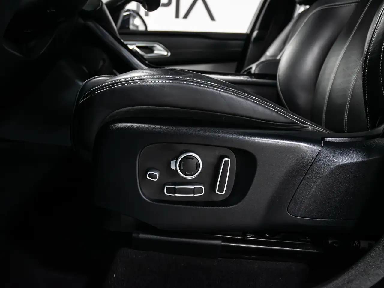 Land Rover Range Rover Velar снимка Land Rover Range Rover Velar