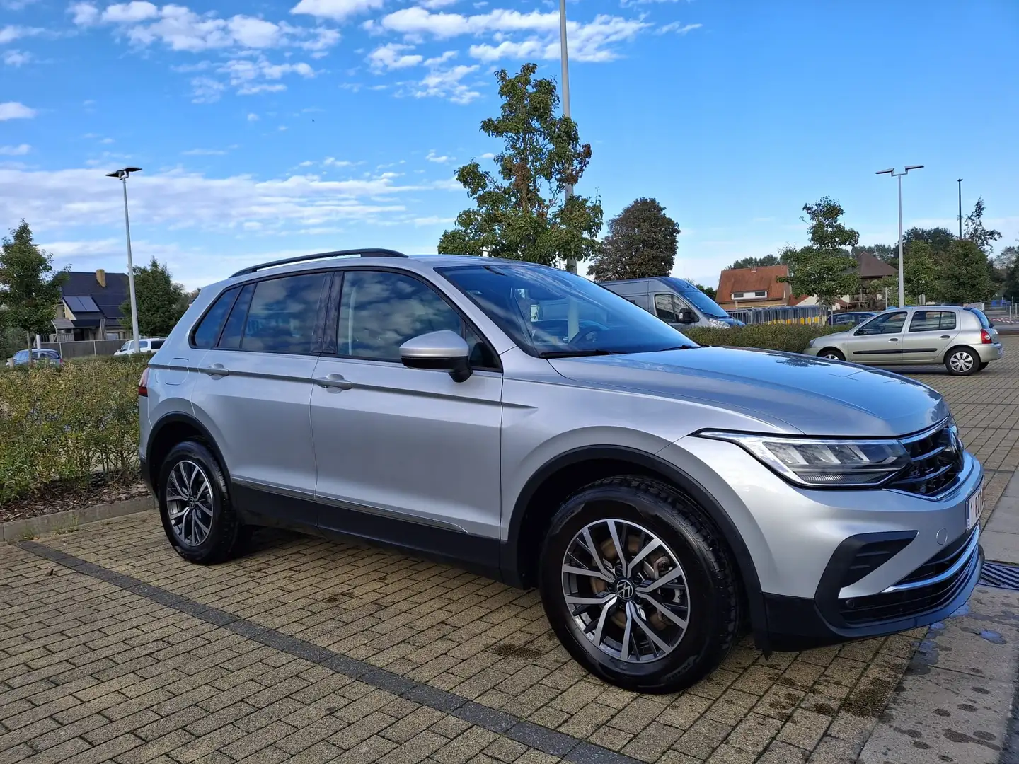 Volkswagen Tiguan Lifebusiness 104 TSI eHybrid 110KW kopen/leasing Zilver - 1