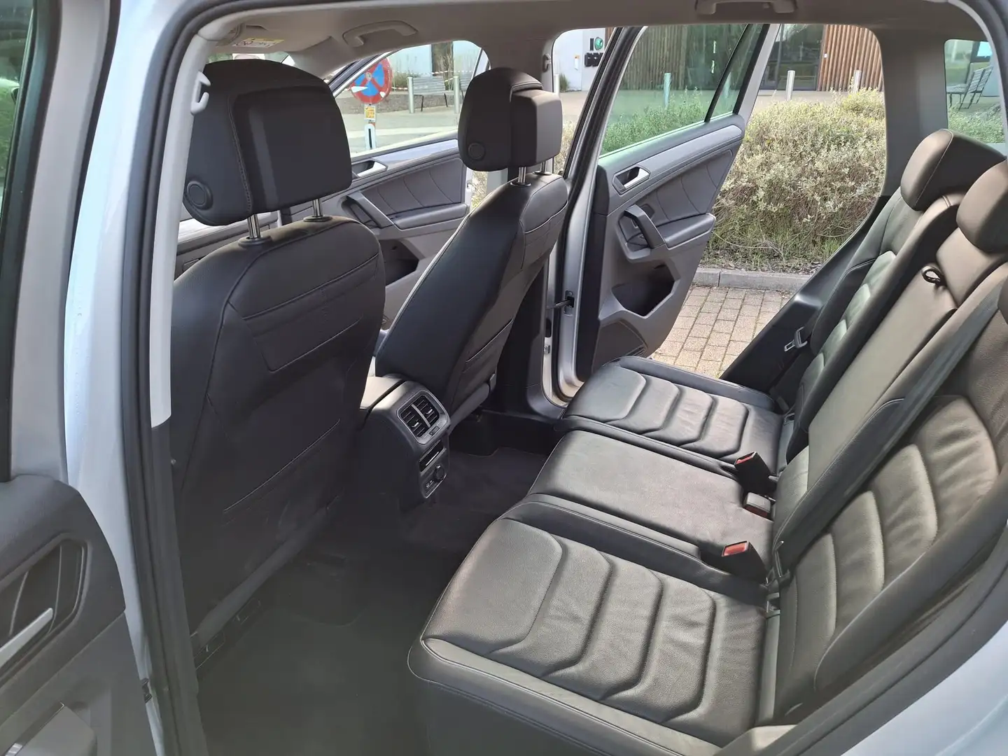 Volkswagen Tiguan Lifebusiness 104 TSI eHybrid 110KW kopen/leasing Zilver - 2