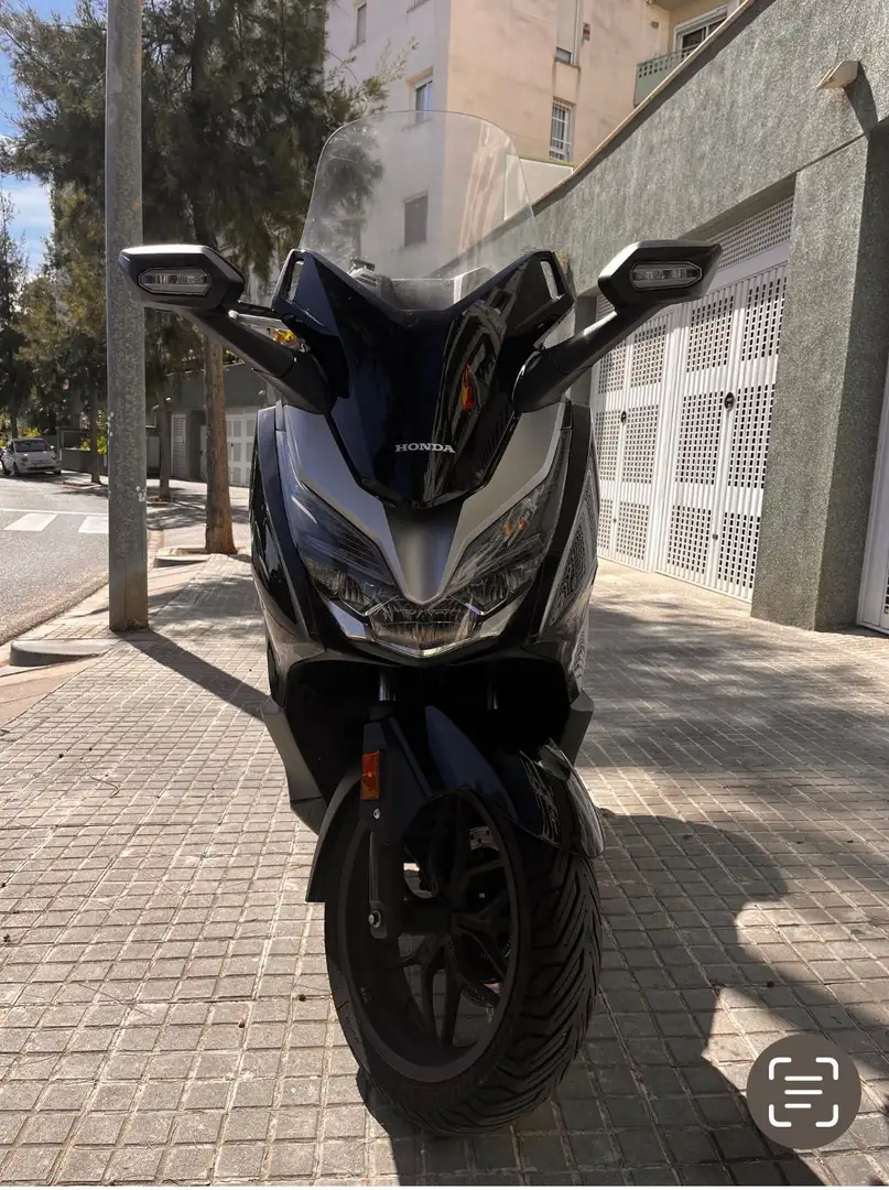 Honda Forza 300 Negro - 1