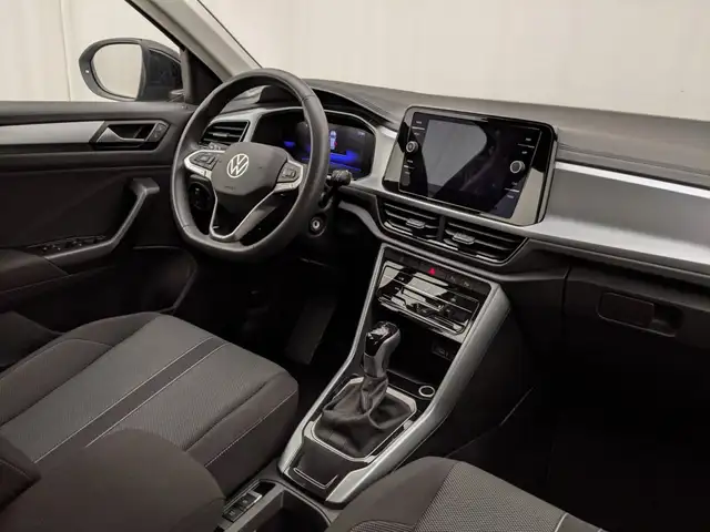Volkswagen T-Roc view 6