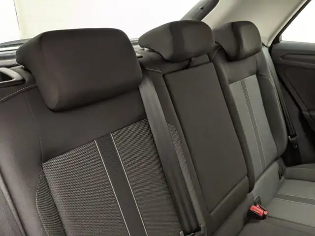 Volkswagen T-Roc view 8