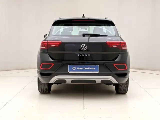 Volkswagen T-Roc view 5
