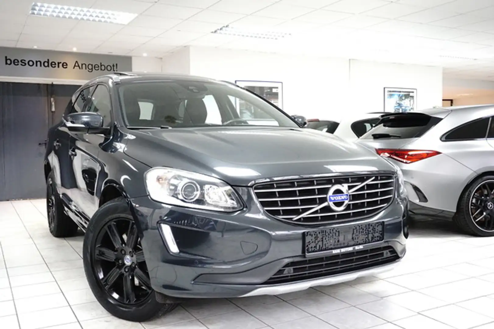 Volvo XC60 Summum LEDER PANORAMA NAVI Grau - 1