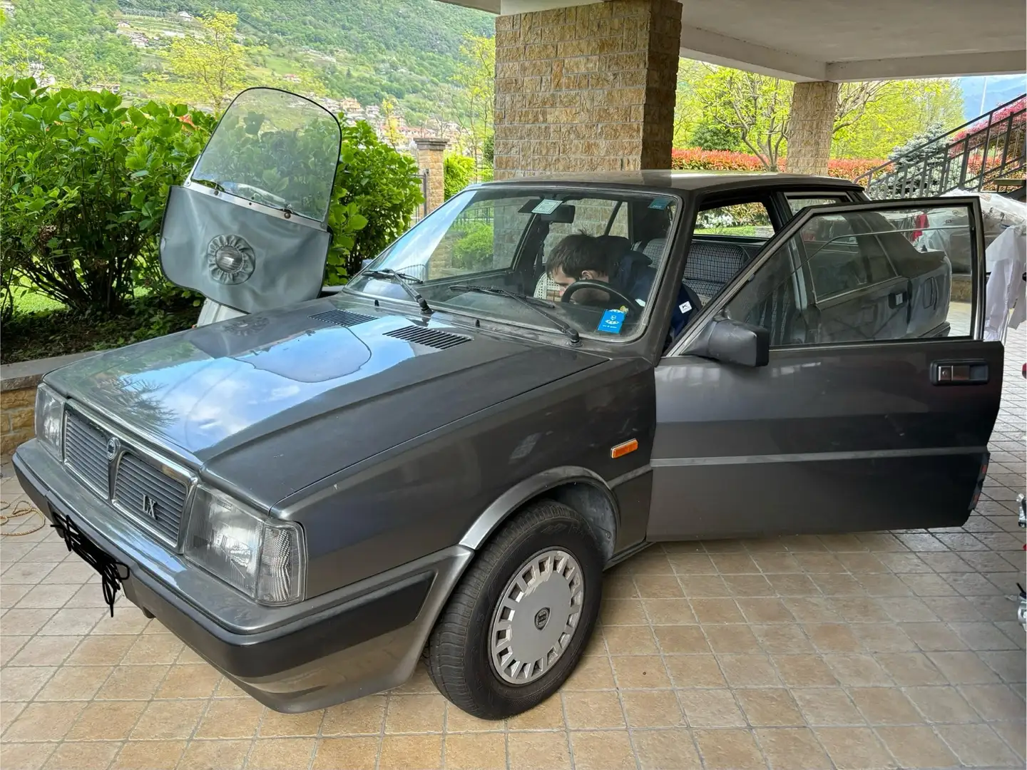 Lancia Prisma 1.5 Grau - 1