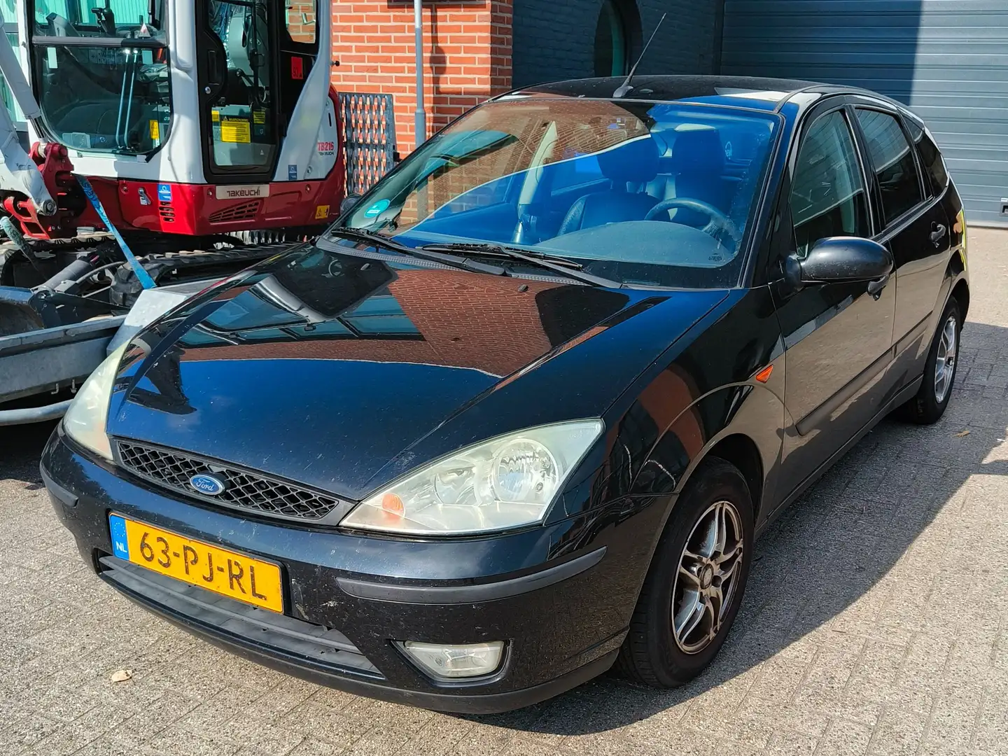 Ford Focus Focus 1.6-16V Futura Schwarz - 1